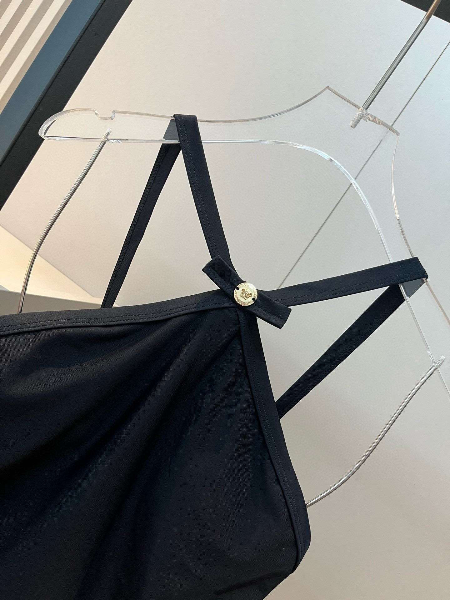 。
范思哲官方新款泳衣比基尼👙，高端定制，S M L XL