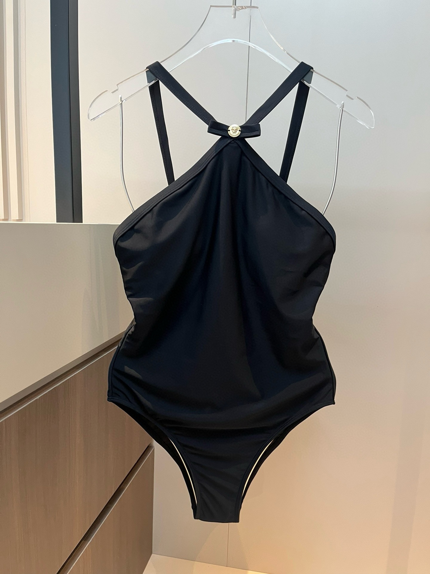 。
范思哲官方新款泳衣比基尼👙，高端定制，S M L XL