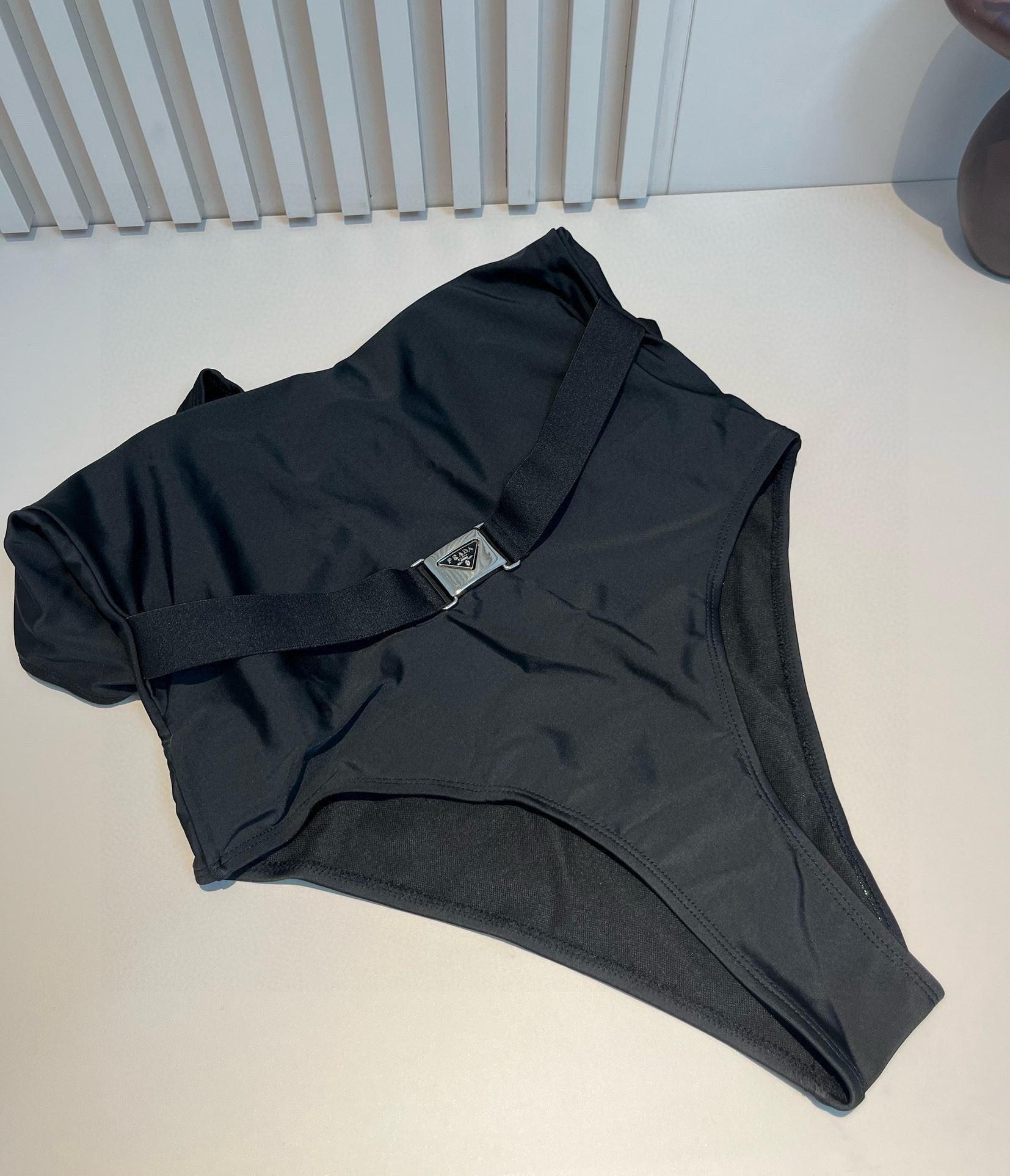 。

PRADA普拉达新款连体泳衣，比基尼，S M L XL