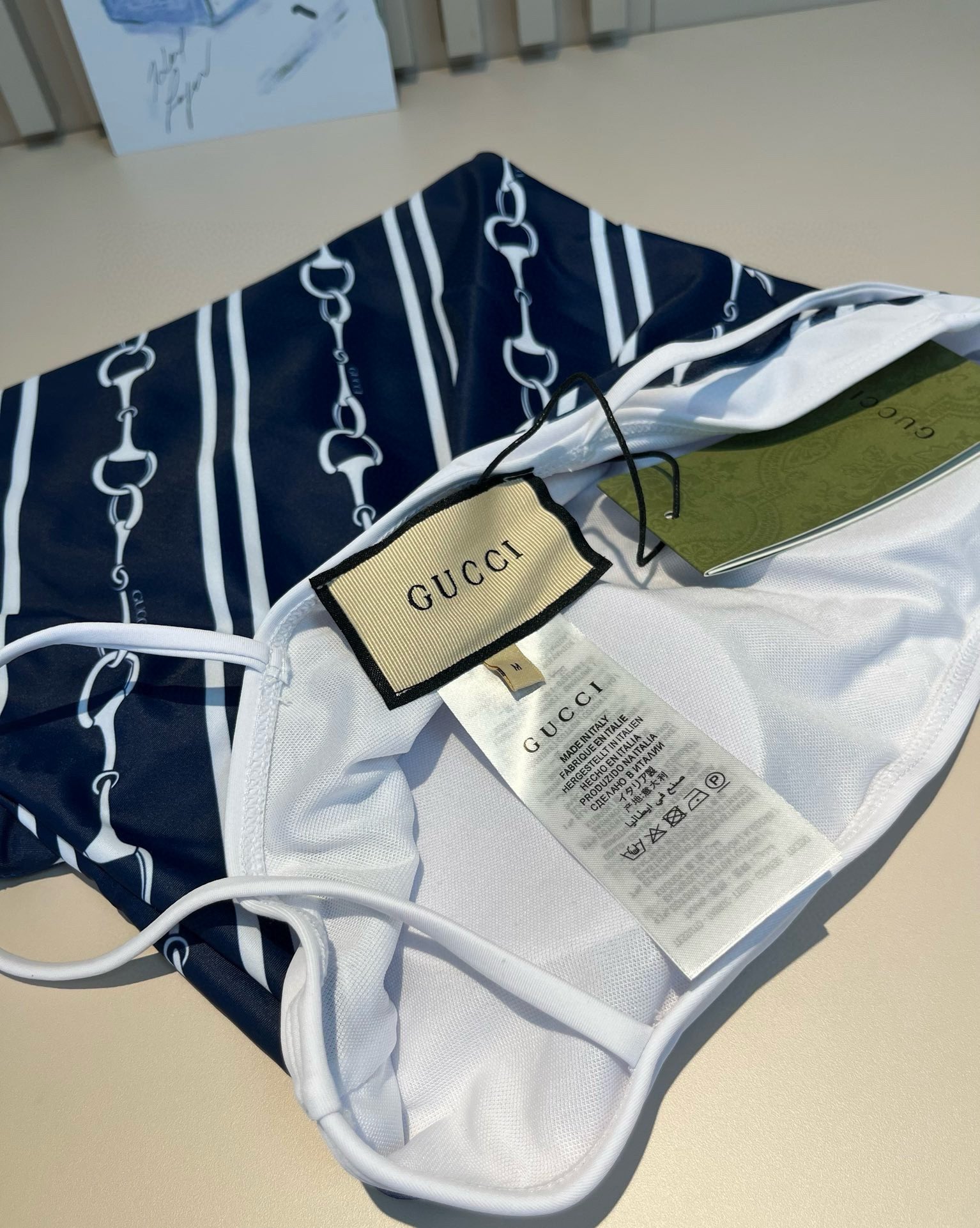 。

Gucci古奇新款连体泳衣，比基尼，S M L XL