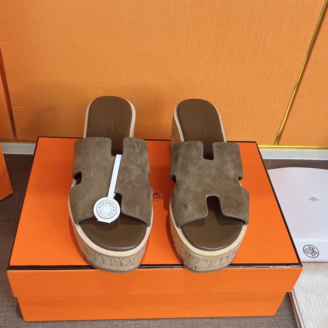 NO:407720,[Dongguan goods] Hermes home 25ss early spring new product!  Classic boot shape + British color block design, classic and attractive!  The original inverted mold last is the ultimate 1:1 shape, and imported high-end knitting needles show a delicate texture!  Customized A-level high-definition private mold bottom with luxurious packaging!  - Unparalleled quality, 35-40 can be customized 41, slippers, hermes, boots, slippers19860909【莞货】Hermes家25ss早春新品！经典靴型+英伦拼色设计,经典耐看！原版倒模楦型,极致1:1形体,进口高端织针呈现出精致质感！ 开模定制A级高密私模大底,奢华包装！ -无二品质,35-40可定41,拖鞋,hermes,boots,slippers,Women's Shoes