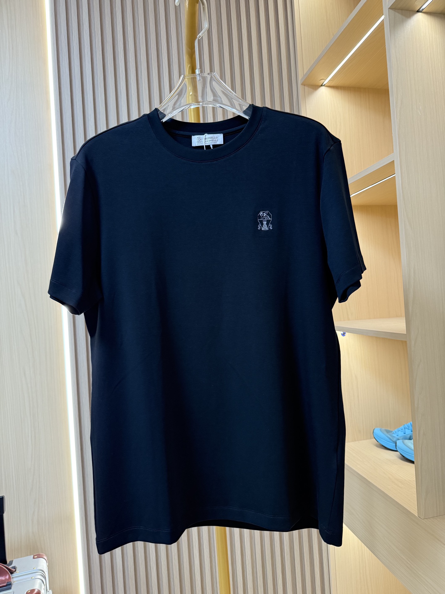 NO:136172,BC-2025 counter latest hot T-shirt shipment, hot-selling items in European and American counters!  Selected Italian imported mercerized cotton fabrics with the latest designs, the unique brand logo on the chest highlights the fashion, and the upper body effect can be seen. Number 48-56 (with Hong Kong Lane Crawford gift box packaging), tees, t-shirt, alexander wang19860909BC-2025专柜最新爆款t恤出货 欧美专柜热销单品！精选意大利进口丝光棉面料搭配最新的设计,胸前的独特品牌logo彰显时尚 上身效果看得见.码数48-56（配香港连卡佛礼盒包装）,,tees，t-shirt,alexander wang,Men's clothing