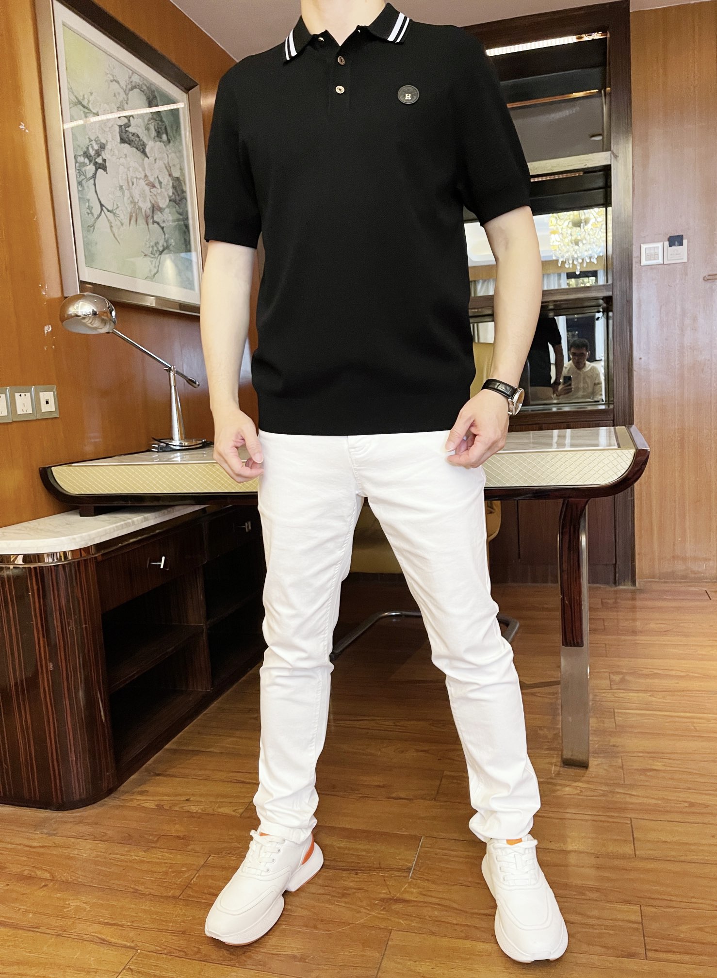 NO:136185,Hermes - the latest hot-selling Polo in 2025 counters, and hot-selling items in European and American counters!  Selected Italian imported Yilit fabrics with simple and elegant designs, the brand logo on the chest is quite elegant, and there is no need to say much about the effect of the upper body. The number of codes is 48-56 (model 173/130 wears 48, with Hong Kong Lane Crawford gift box packaging), hermes, alexander wang19860909爱马仕-2025专柜最新爆款Polo出货 欧美专柜热销单品！精选意大利进口伊力特面料搭配简约大方的设计,胸口的品牌标志相当彰显雅致 上身效果不用多说.码数48-56（模特173/130穿48、配香港连卡佛礼盒包装）,,hermes,alexander wang,Men's clothing