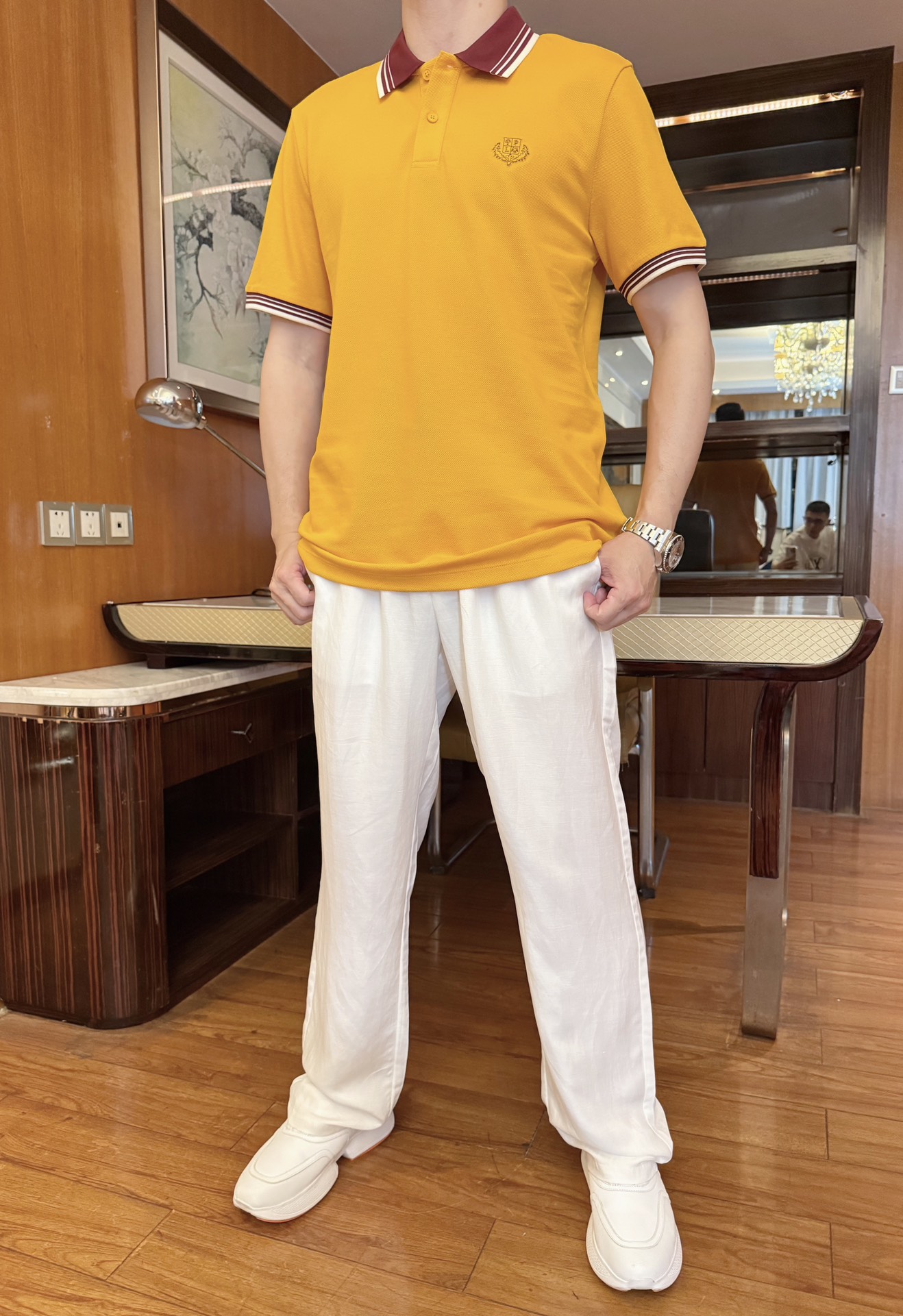 NO:136176,LP-2025 counter latest hot-selling Polo, London counter hot-selling items!  Selected Italian imported bead goblin cotton fabrics with the latest designs of the brand, the exquisite logo on the chest shows the style and upper body effect can be seen. The number of codes is 48-56 (model 173/130 wears 48, with Hong Kong Lane Crawford gift box packaging), loro piano, alexander wang19860909LP-2025专柜最新爆款Polo出货 伦敦专柜热销单品！精选意大利进口珠地精棉面料搭配品牌最新的设计,胸前的精致标志彰显格调上身效果看得见.码数48-56（模特173/130穿48,配香港连卡佛礼盒包装）,,loro piana,alexander wang,Men's clothing