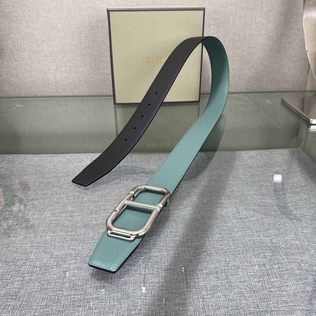  汤姆福特最新网红爆款双面头层牛皮专柜同步3.8宽新款上市了，原版牛皮，搭配铜扣，优雅，大方用的方便。谢