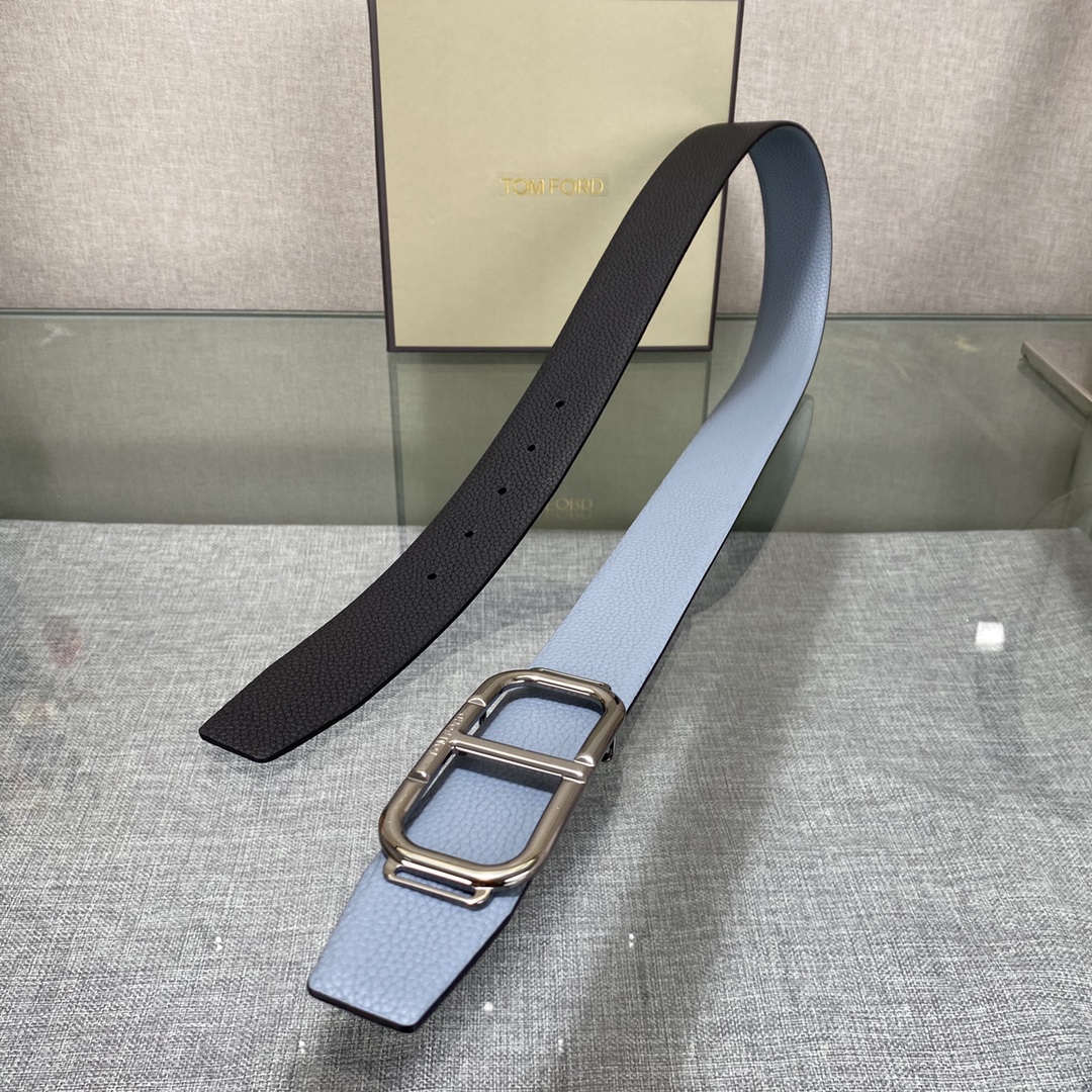  汤姆福特最新网红爆款双面头层牛皮专柜同步3.8宽新款上市了，原版牛皮，搭配铜扣，优雅，大方用的方便。谢