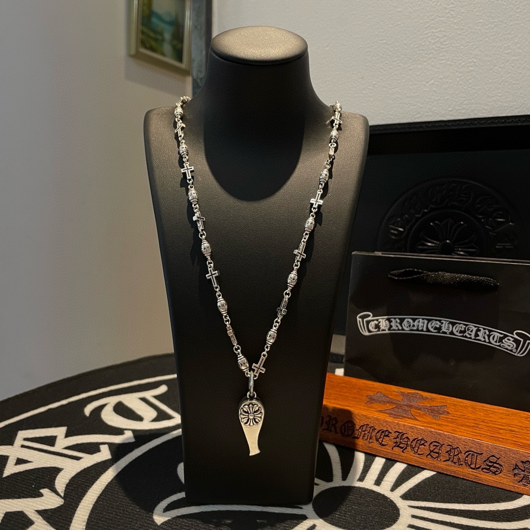 NO:109519,TikTok/Kuaishou/ins/Xiaohongshu/Live Hot, New [Counter Quality] Chrome Hearts Cross Floral Ball Necklace, Cross Fancy Pendant, Concave and Convex and Convex Scout Flowers present unique to others Cross Scout Flowers are Croxin's ambitions, so they last longer. Genuine version of Chrome Hearts Croxin, different market light version, benchmarking quality, looking at the details of the letter printing, retro old gray oxygen level. Seiko version!  !  !  Pure handmade ~ Authentic model opening must-have fashion and fashion, both men and women can wear it, same style for couples, original official website, rock punk style silver style, retro elements, trendy and versatile!  , jewelry boutique, chrome hearts, chrome hearts, necklace19860909批 抖音/快手/ins/小红书/直播热门 ,新款【专柜品质】Chrome Hearts克罗心十字架花球项链 ,十字花哨子吊坠,凹凸造型不同的花纹设计风格 呈现出与众不同 十字架 童军花是克罗心的志 所以更经久不衰 正品打版Chrome Hearts克罗心 区别市场普通轻版 对版对标品质 看字印细节 复古做旧灰氧程度.精工版本！！！ 纯手工打造 ～正品开模潮流时尚必备 男女均可佩戴 情侣同款 官网原版 摇滚朋克泰银风格 复古元素 潮流百搭！,饰品精品,chrome hearts,chrome hearts,necklace,Jewelry