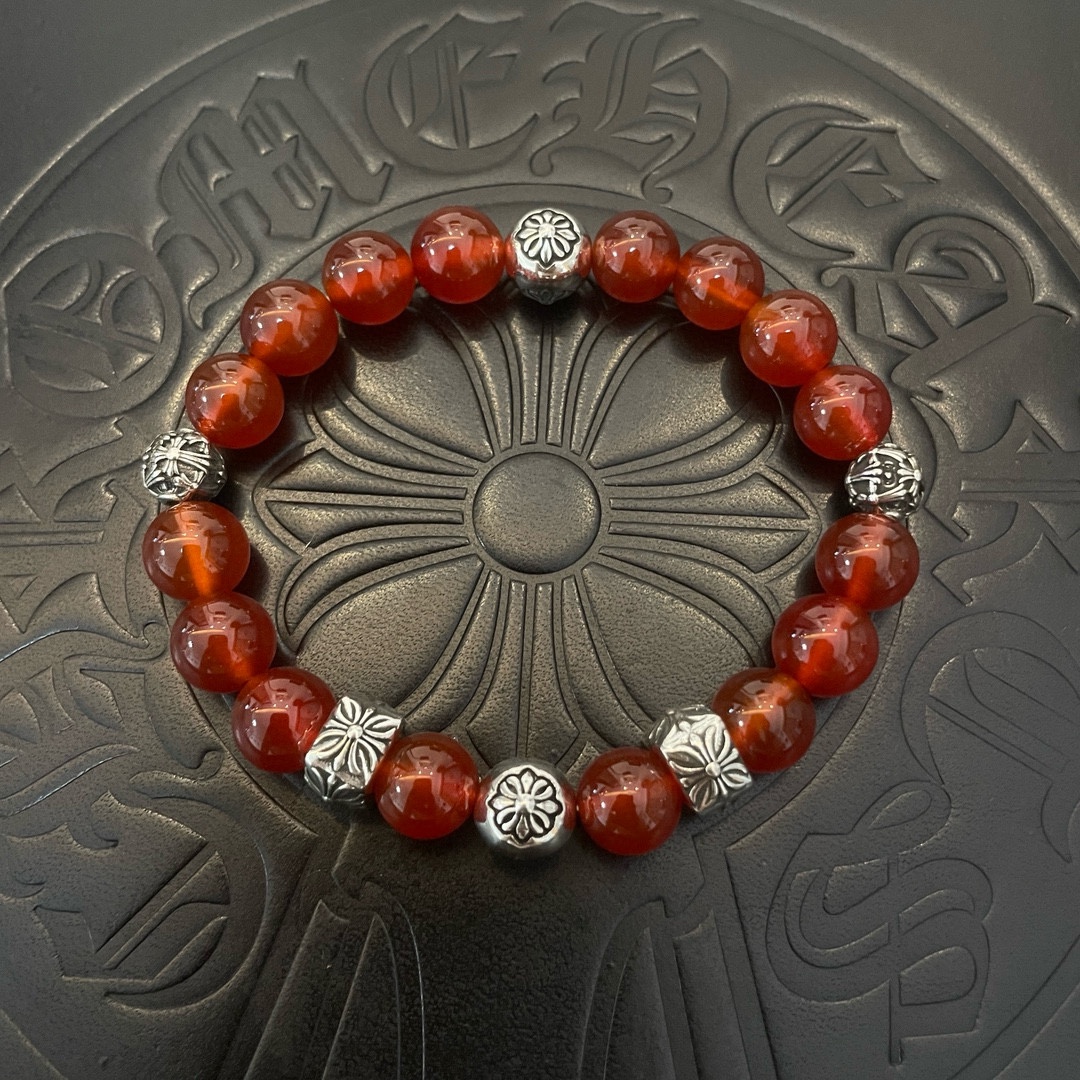 NO:111967,Batch New Model [Counter Quality] Chrome Hearts Croxin Classic Retro Multi-Element Bracelet Bracelet, Kuaishou/ins/Little Red Book Popular, Different Concave and Convex Scout Flowers present unique styles. Cross Scout Flowers are Croxin's logo, so they last longer. Genuine version Chrome Hearts Croxin Difference to the market ordinary light version, match the quality of the version, look at the details of the letter printing, retro and old gray oxygen level. Seiko version!  , jewelry boutique, chrome hearts, chrome hearts, bracelet19860909批 新款【专柜品质】Chrome Hearts克罗心 经典复古多元素手串手链 ,快手/ins/小红书热门,凹凸造型不同的花纹设计风格呈现出与众不同 十字架童军花是克罗心的标志 所以更经久不衰 正品打版Chrome Hearts克罗心 区别市场普通轻版 对版对标品质 看字印细节 复古做旧灰氧程度.精工版本！,饰品精品,chrome hearts,chrome hearts,bracelet,Jewelry