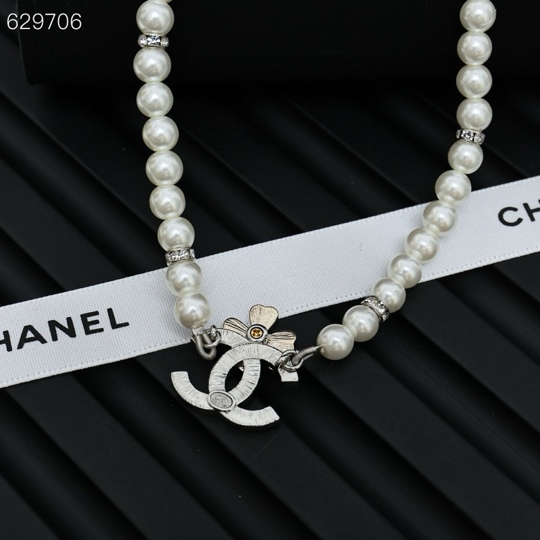 Chanel Chanel四叶草双c珍珠项链
