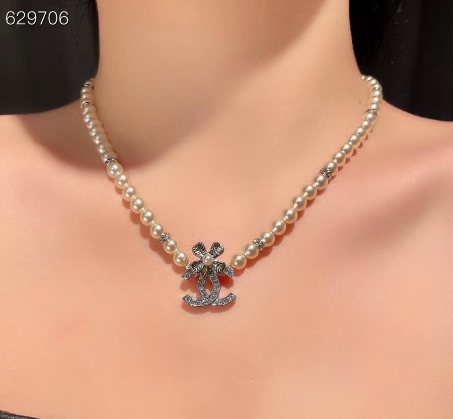 Chanel Chanel四叶草双c珍珠项链