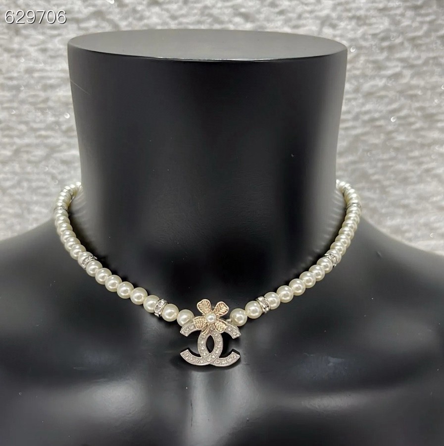 Chanel Chanel四叶草双c珍珠项链