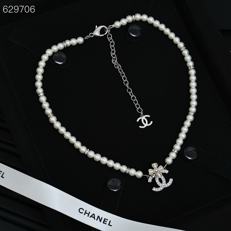 Chanel Chanel四叶草双c珍珠项链