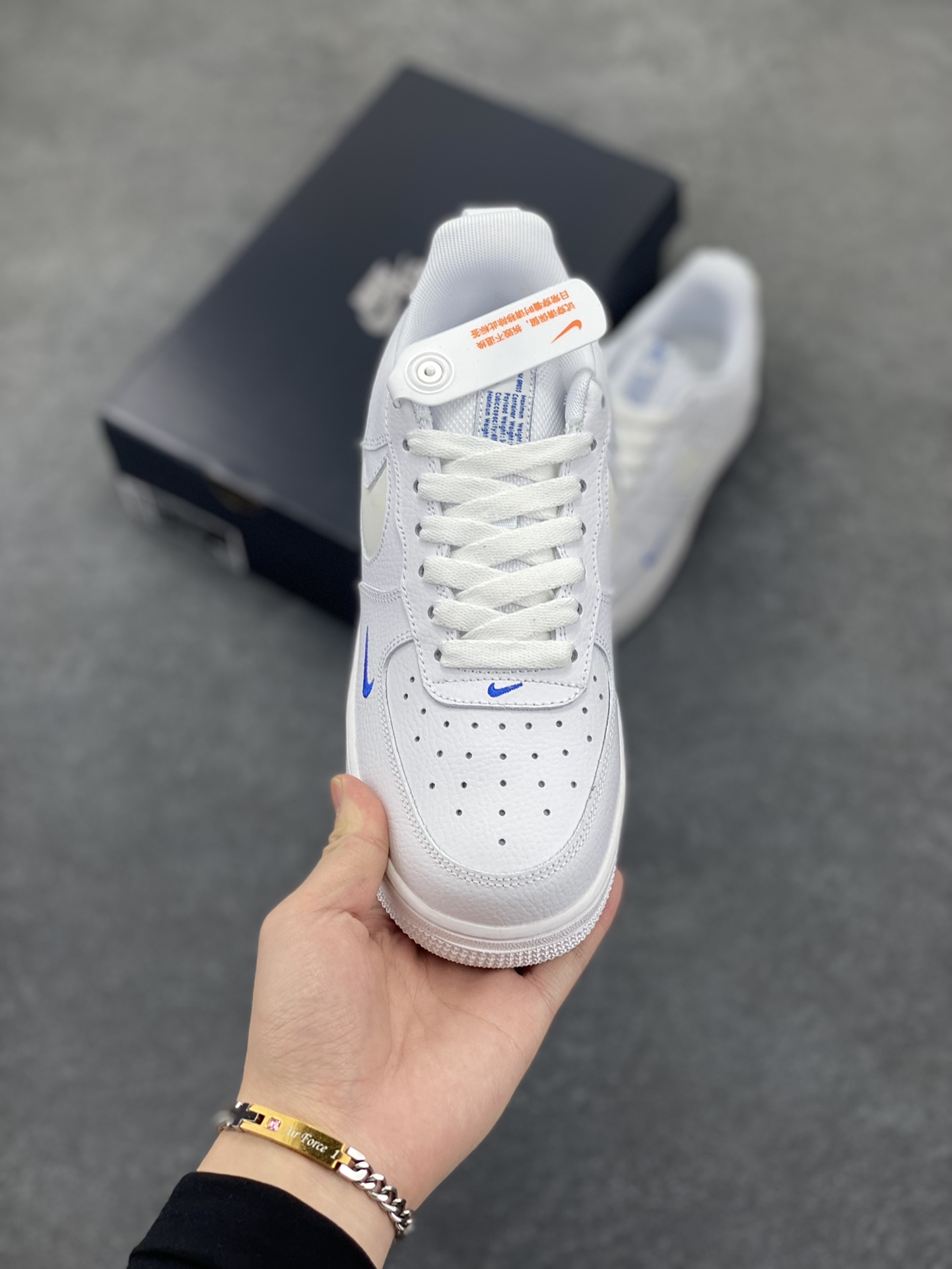 图片[2]-福利特价 Nike Air Force 1 \’07 Low 3M反光小勾 空军一号低帮运动休闲板鞋 原楦头原纸板 打造纯正空军版型 专注外贸渠道 全掌内置蜂窝气垫 原盒配件 原厂中底钢印、拉帮完美 货号：FB8971-100 尺码：36 36.5 37.5 38 38.5 39 40 40.5 41 42 42.5 43 44 44.5 45-选品中心