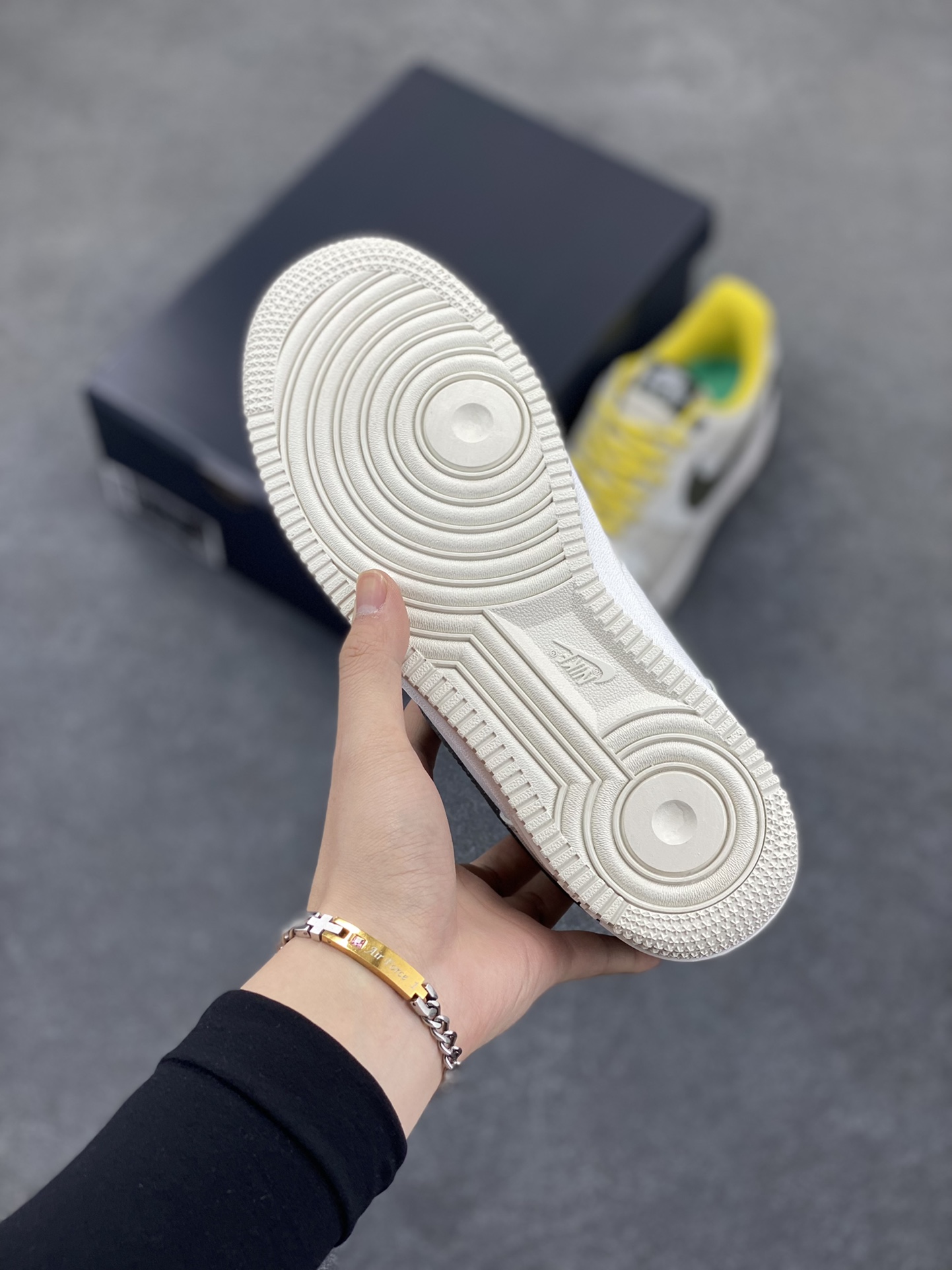 图片[5]-福利特价 NK Air Force 1 空军一号 米黄绿 原楦头原纸板 打造纯正空军版型#专注外贸渠道 全掌内置蜂窝气垫 #原盒配件 原厂中底钢印、拉帮完美 货号：FV3628-031 尺码：36 36.5 37.5 38 38.5 39 40 40.5 41 42 42.5 43 44 44.5 45-选品中心