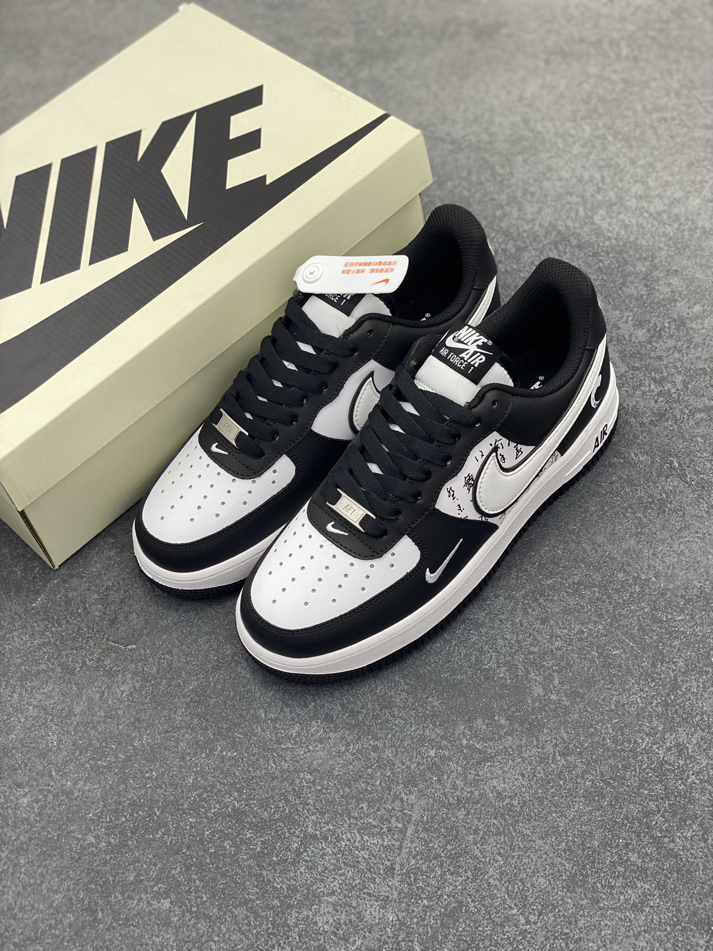 图片[8]-福利特价 Nike Air Force 1 Low 白黑山水 原楦头原纸板 打造纯正空军版型 专注外贸渠道 全掌内置蜂窝气垫 原盒配件 原厂中底钢印、拉帮完美 货号：DR9867-102 尺码：36 36.5 37.5 38 38.5 39 40 40.5 41 42 42.5 43 44 44.5 45-选品中心