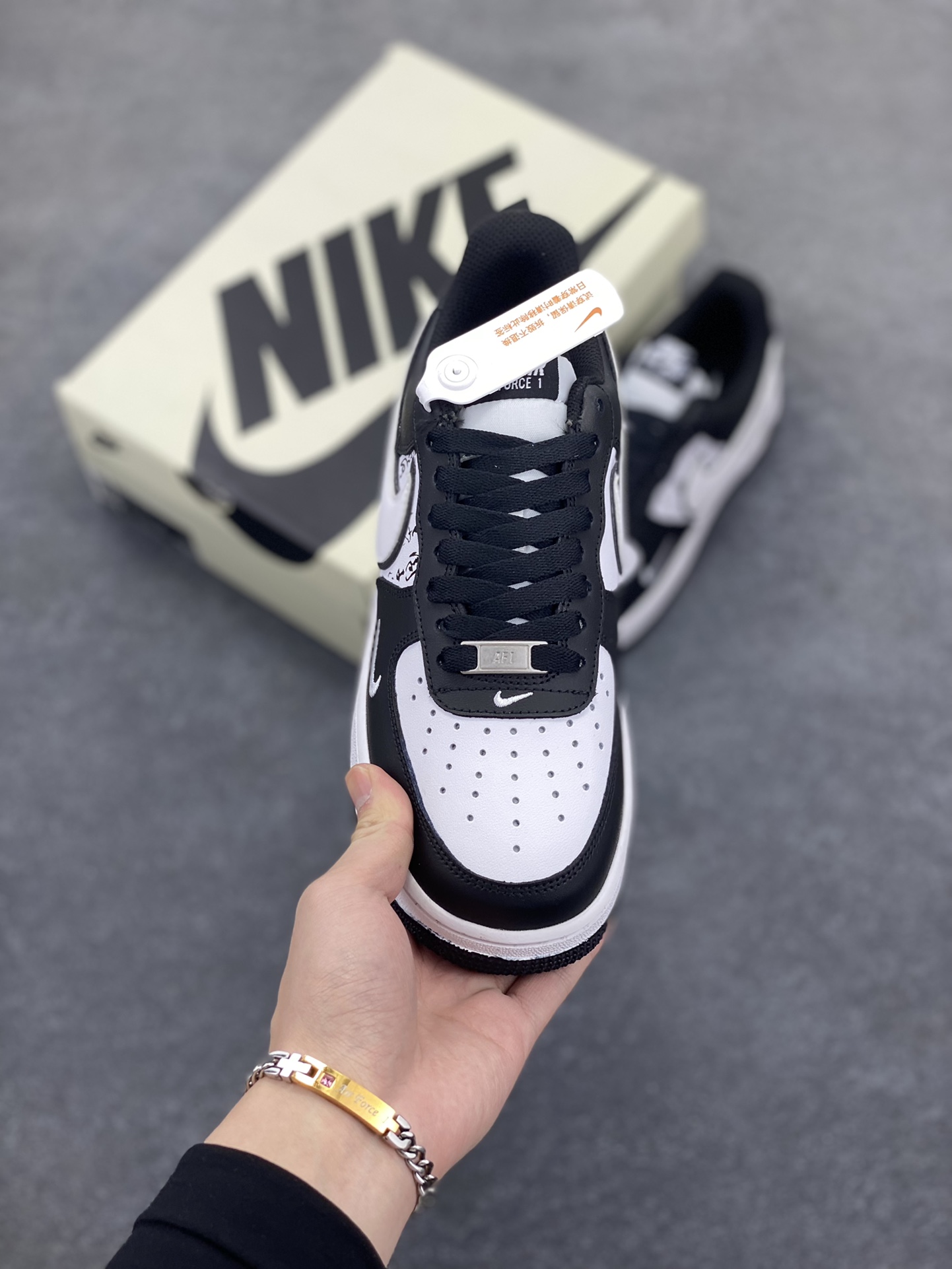 图片[2]-福利特价 Nike Air Force 1 Low 白黑山水 原楦头原纸板 打造纯正空军版型 专注外贸渠道 全掌内置蜂窝气垫 原盒配件 原厂中底钢印、拉帮完美 货号：DR9867-102 尺码：36 36.5 37.5 38 38.5 39 40 40.5 41 42 42.5 43 44 44.5 45-选品中心