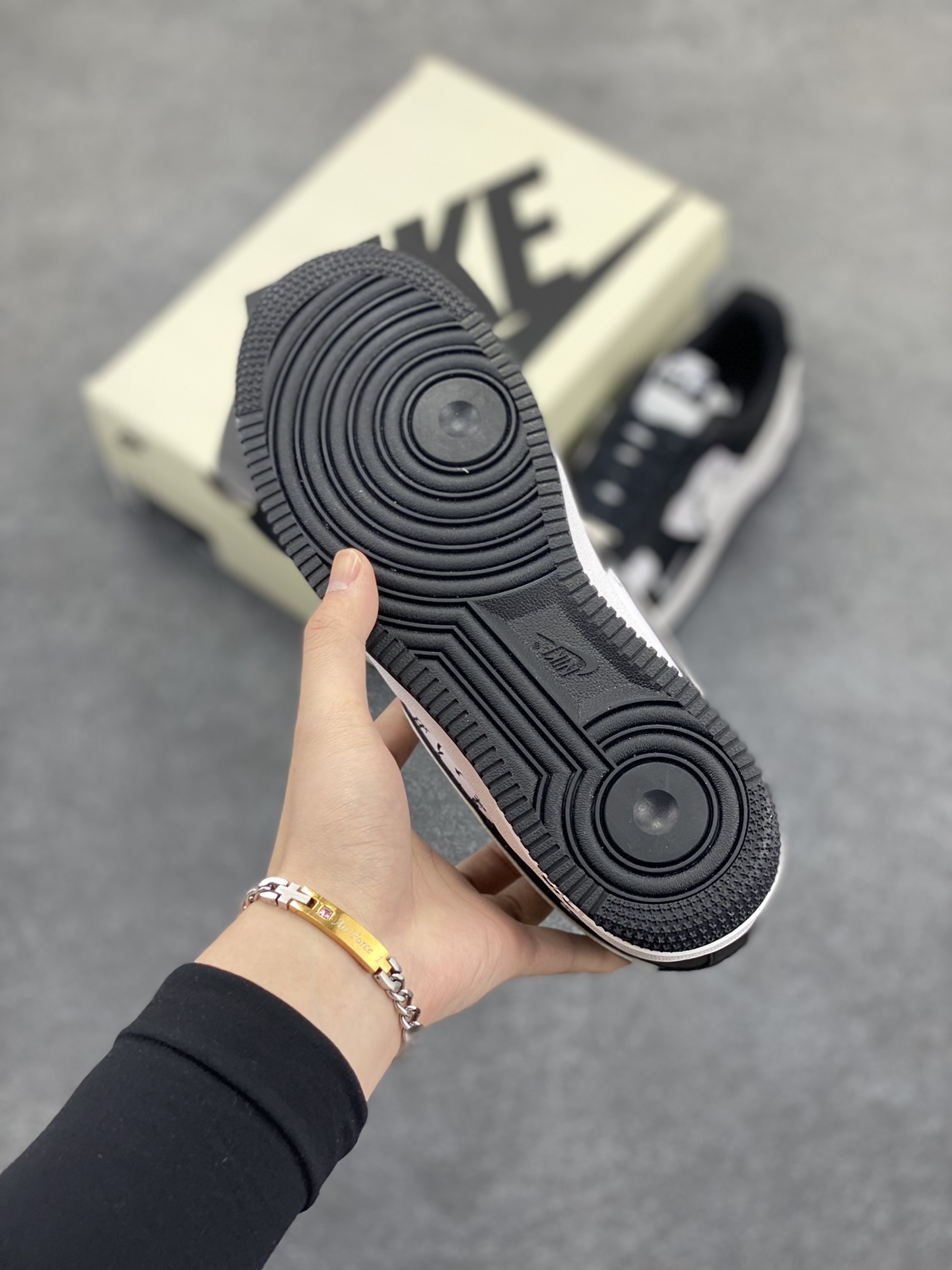 图片[5]-福利特价 Nike Air Force 1 Low 白黑山水 原楦头原纸板 打造纯正空军版型 专注外贸渠道 全掌内置蜂窝气垫 原盒配件 原厂中底钢印、拉帮完美 货号：DR9867-102 尺码：36 36.5 37.5 38 38.5 39 40 40.5 41 42 42.5 43 44 44.5 45-选品中心