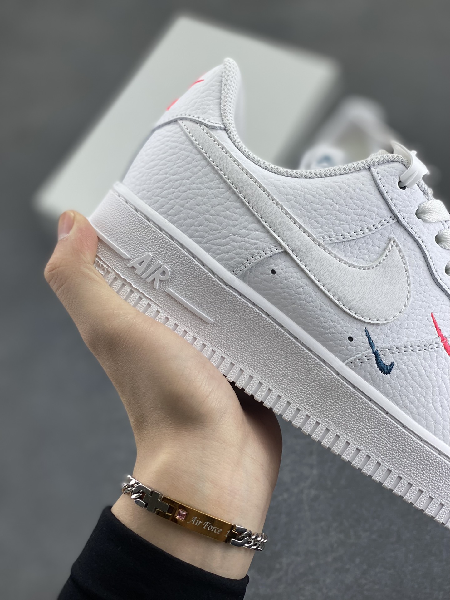 图片[6]-福利特价 NK Air Force 1 空军一号板鞋 白金双勾 原楦头原纸板 打造纯正空军版型#专注外贸渠道 全掌内置蜂窝气垫 #原盒配件 原厂中底钢印、拉帮完美 货号：CT1989-100 尺码：36 36.5 37.5 38 38.5 39 40 40.5 41 42 42.5 43 44 44.5 45-选品中心