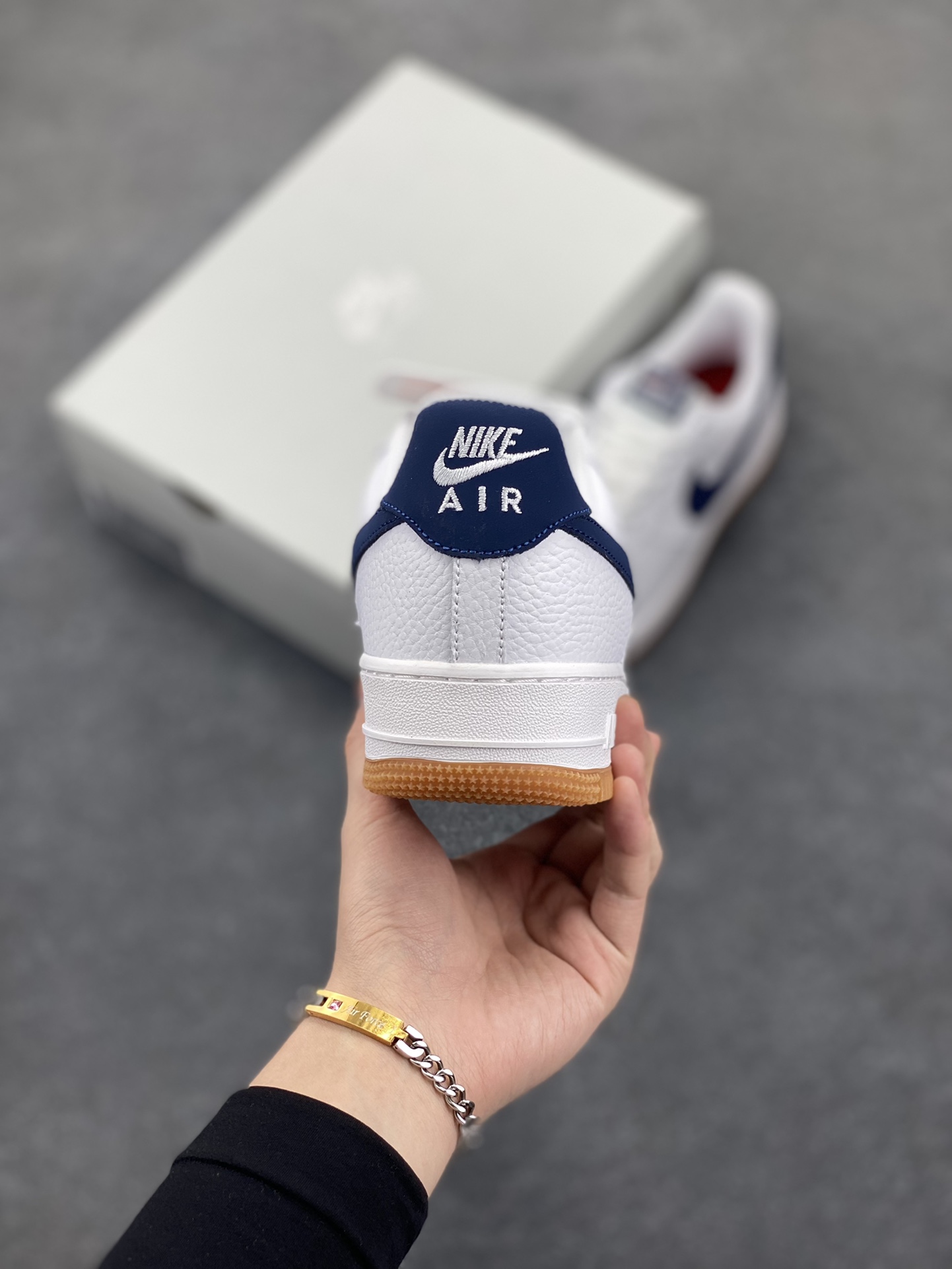 图片[4]-福利特价 Nk Air Force 1\’07 Low 白蓝生胶 空军一号低帮休闲板鞋 原装级别 原楦头原纸板 打造纯正空军版型#专注外贸渠道 全掌内置蜂窝气垫 #原盒配件 原厂中底钢印、拉帮完美 货号：CI0057-100 尺码：36 36.5 37.5 38 38.5 39 40 40.5 41 42 42.5 43 44 44.5 45-选品中心