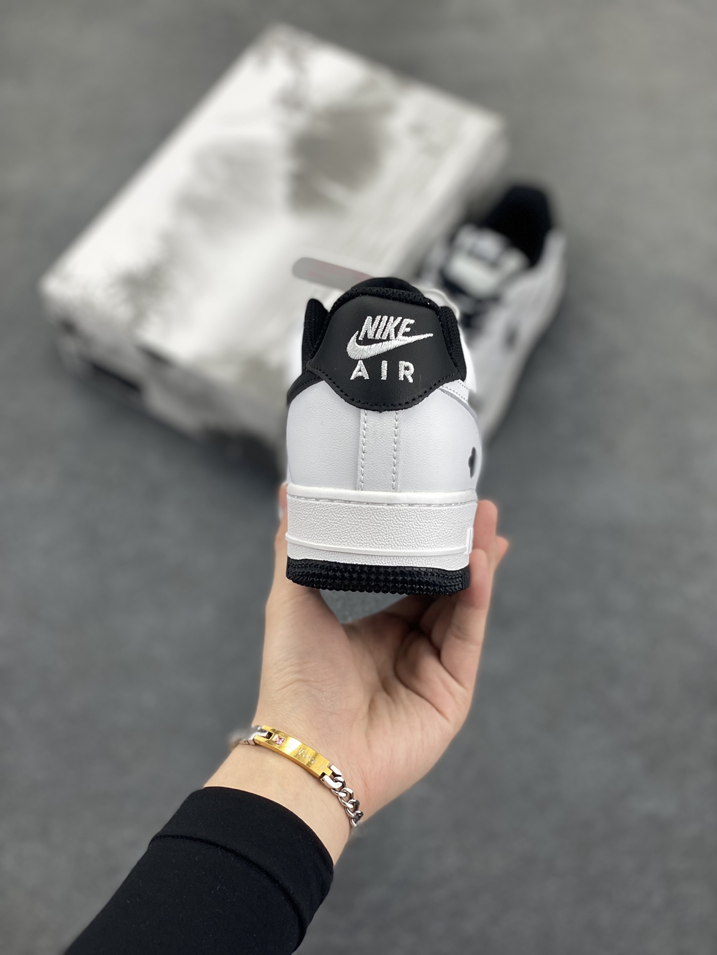 图片[4]-福利特价 Air Force 1 ‘07 Low 兰亭序 原楦头原纸板 打造纯正空军版型 #专注外贸渠道 全掌内置蜂窝气垫 #原盒配件 原厂中底钢印、拉帮完美 官方同步上架 货号：DV0788-003 尺码：36 36.5 37.5 38 38.5 39 40 40.5 41 42 42.5 43 44 44.5 45-选品中心