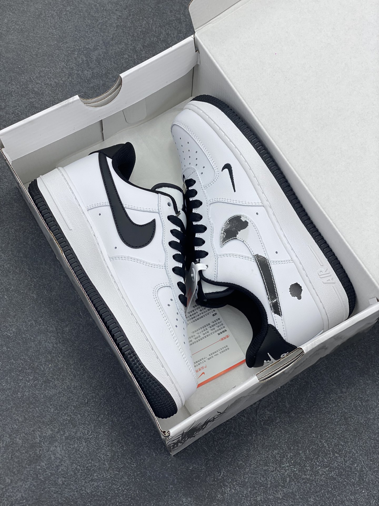 图片[9]-福利特价 Air Force 1 ‘07 Low 兰亭序 原楦头原纸板 打造纯正空军版型 #专注外贸渠道 全掌内置蜂窝气垫 #原盒配件 原厂中底钢印、拉帮完美 官方同步上架 货号：DV0788-003 尺码：36 36.5 37.5 38 38.5 39 40 40.5 41 42 42.5 43 44 44.5 45-选品中心