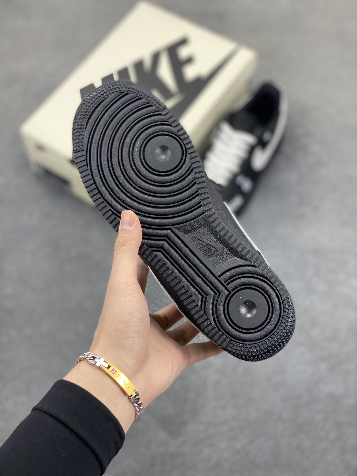 图片[5]-福利特价 Nike Air Force 1 Low 白黑电竞 空军一号低帮运动休闲板鞋 原楦头原纸板 打造纯正空军版型 专注外贸渠道 全掌内置蜂窝气垫 原盒配件 原厂中底钢印、拉帮完美 货号：CW2288-018 尺码：36 36.5 37.5 38 38.5 39 40 40.5 41 42 42.5 43 44 44.5 45-选品中心