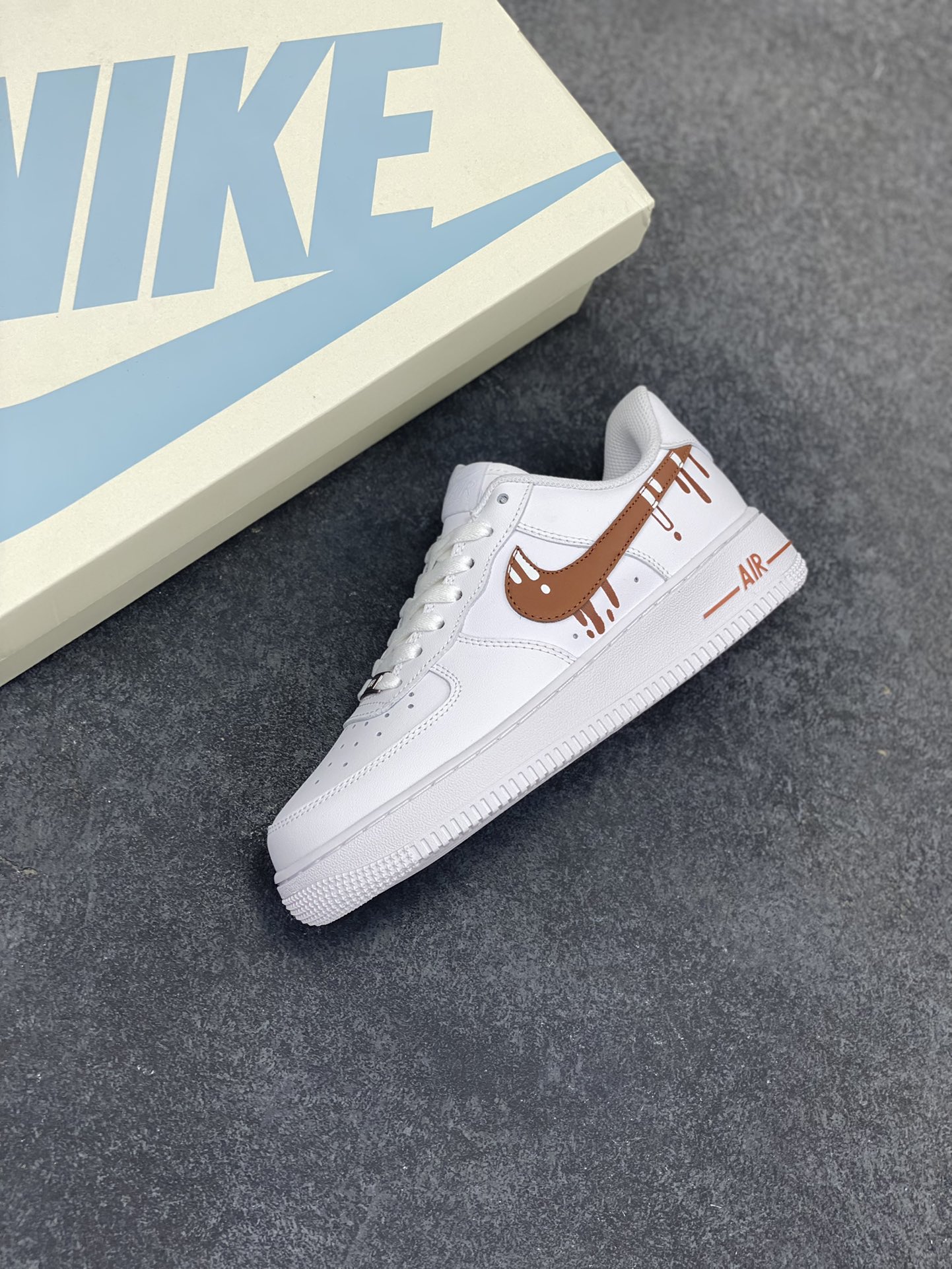 图片[7]-福利特价 Nike Air Force 1 \’07 Low 空军一号低帮运动板鞋 白巧克力冰淇淋 原楦头原纸板 清洁度完美 全掌内置蜂窝气垫 中底钢印、拉帮完美 货号：CW2288-008 尺码：36 36.5 37.5 38 38.5 39 40 40.5 41 42 42.5 43 44 44.5 45-选品中心