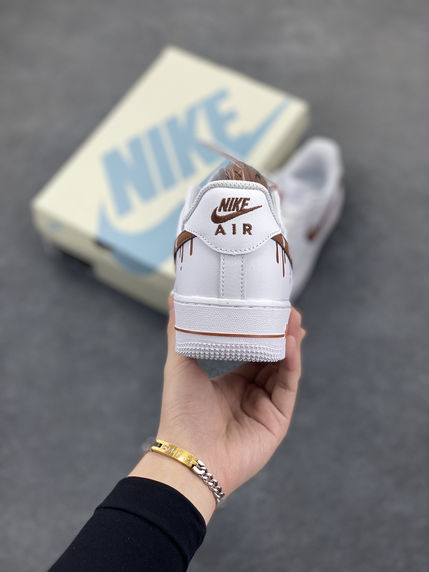 图片[4]-福利特价 Nike Air Force 1 \’07 Low 空军一号低帮运动板鞋 白巧克力冰淇淋 原楦头原纸板 清洁度完美 全掌内置蜂窝气垫 中底钢印、拉帮完美 货号：CW2288-008 尺码：36 36.5 37.5 38 38.5 39 40 40.5 41 42 42.5 43 44 44.5 45-选品中心