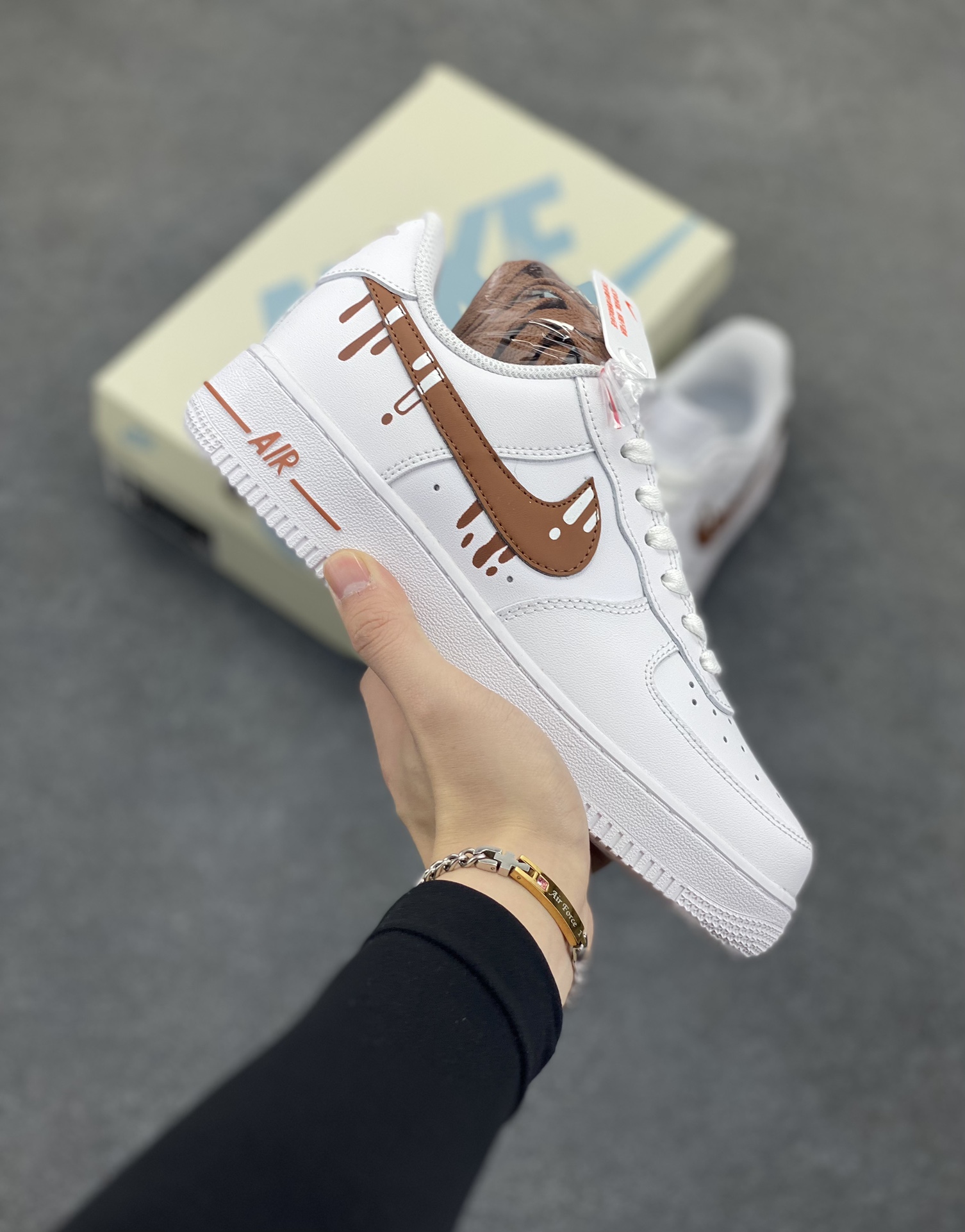 福利特价 Nike Air Force 1 \’07 Low 空军一号低帮运动板鞋 白巧克力冰淇淋 原楦头原纸板 清洁度完美 全掌内置蜂窝气垫 中底钢印、拉帮完美 货号:CW2288-008 尺码:36 36.5 37.5 38 38.5 39 40 40.5 41 42 42.5 43 44 44.5 45-选品中心