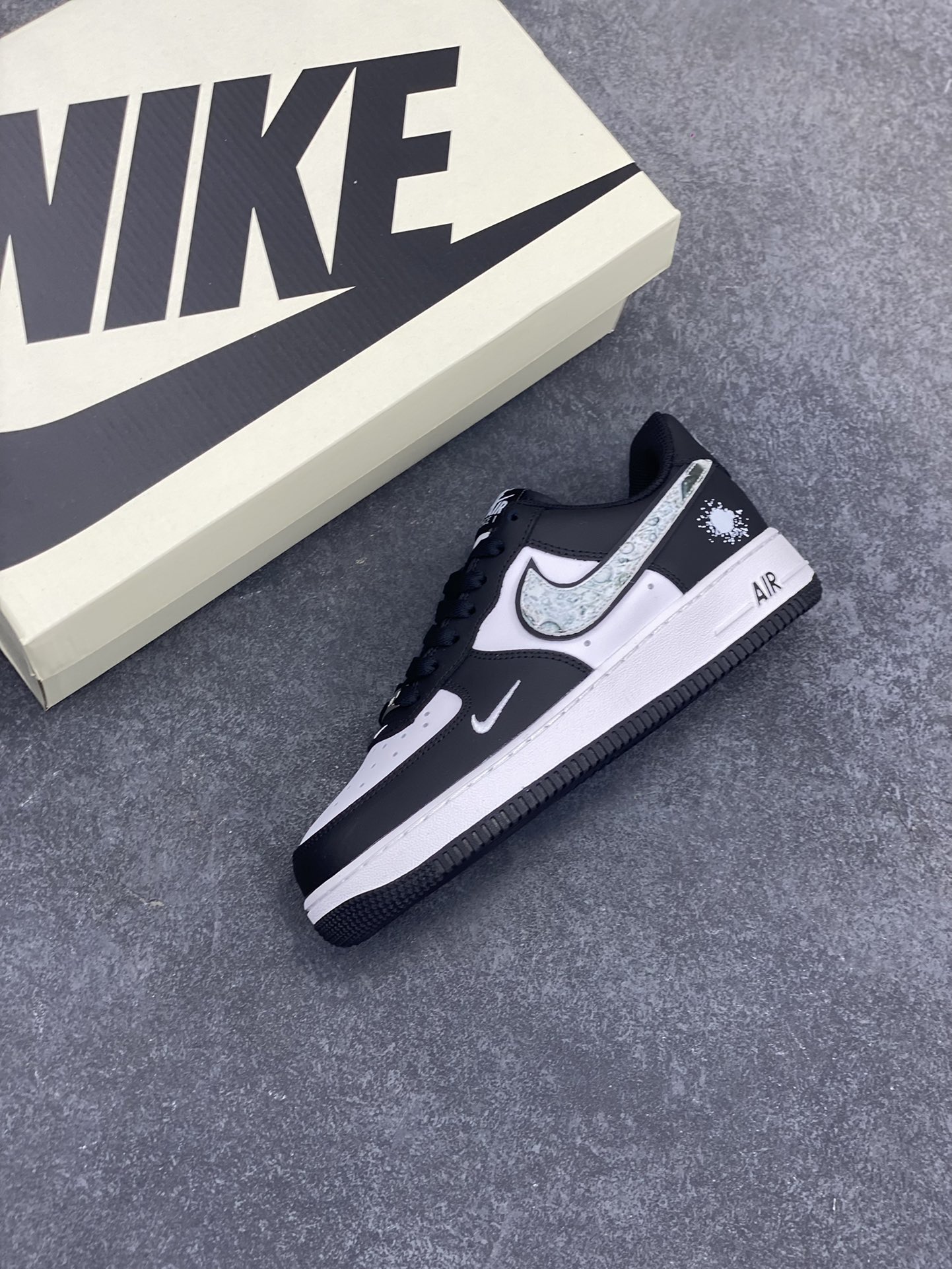 图片[7]-福利特价 Nk Air Force 1\’07 Low 枯木山水 空军一号低帮休闲板鞋 原装级别 原楦头原纸板 打造纯正空军版型#专注外贸渠道 全掌内置蜂窝气垫 #原盒配件 原厂中底钢印、拉帮完美 货号：DV0788-002 尺码：36 36.5 37.5 38 38.5 39 40 40.5 41 42 42.5 43 44 44.5 45-选品中心