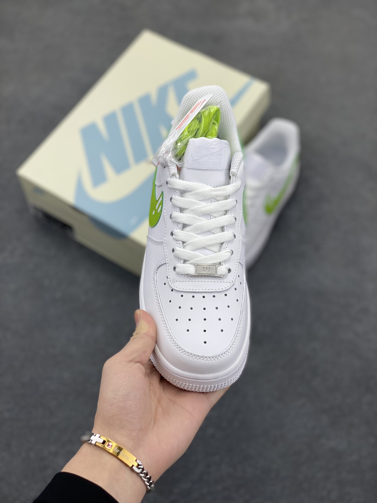 图片[2]-福利特价 Nike Air Force 1 \’07 Low 空军一号低帮运动板鞋 白绿冰淇淋 原楦头原纸板 清洁度完美 全掌内置蜂窝气垫 中底钢印、拉帮完美 货号：CW2288-009 尺码：36 36.5 37.5 38 38.5 39 40 40.5 41 42 42.5 43 44 44.5 45-选品中心
