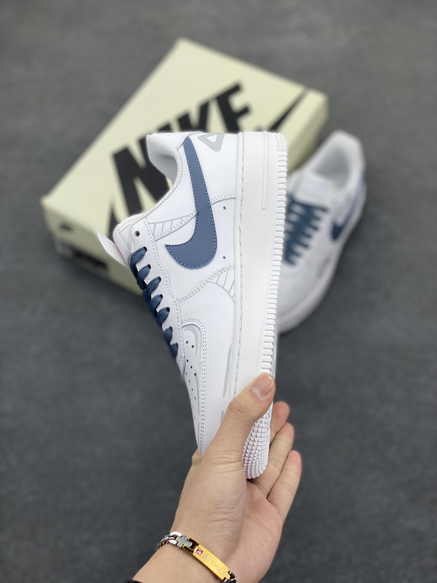 图片[3]-福利特价 Nike Air Force 1 Low 07 三角函数 原楦头原纸板 打造纯正低帮空军版型专注外贸渠道 全掌内置蜂窝气垫 原盒配件 原厂中底钢印、拉帮完美 货号：CW2288-016 尺码：36 36.5 37.5 38 38.5 39 40 40.5 41 42 42.5 43 44 44.5 45-选品中心