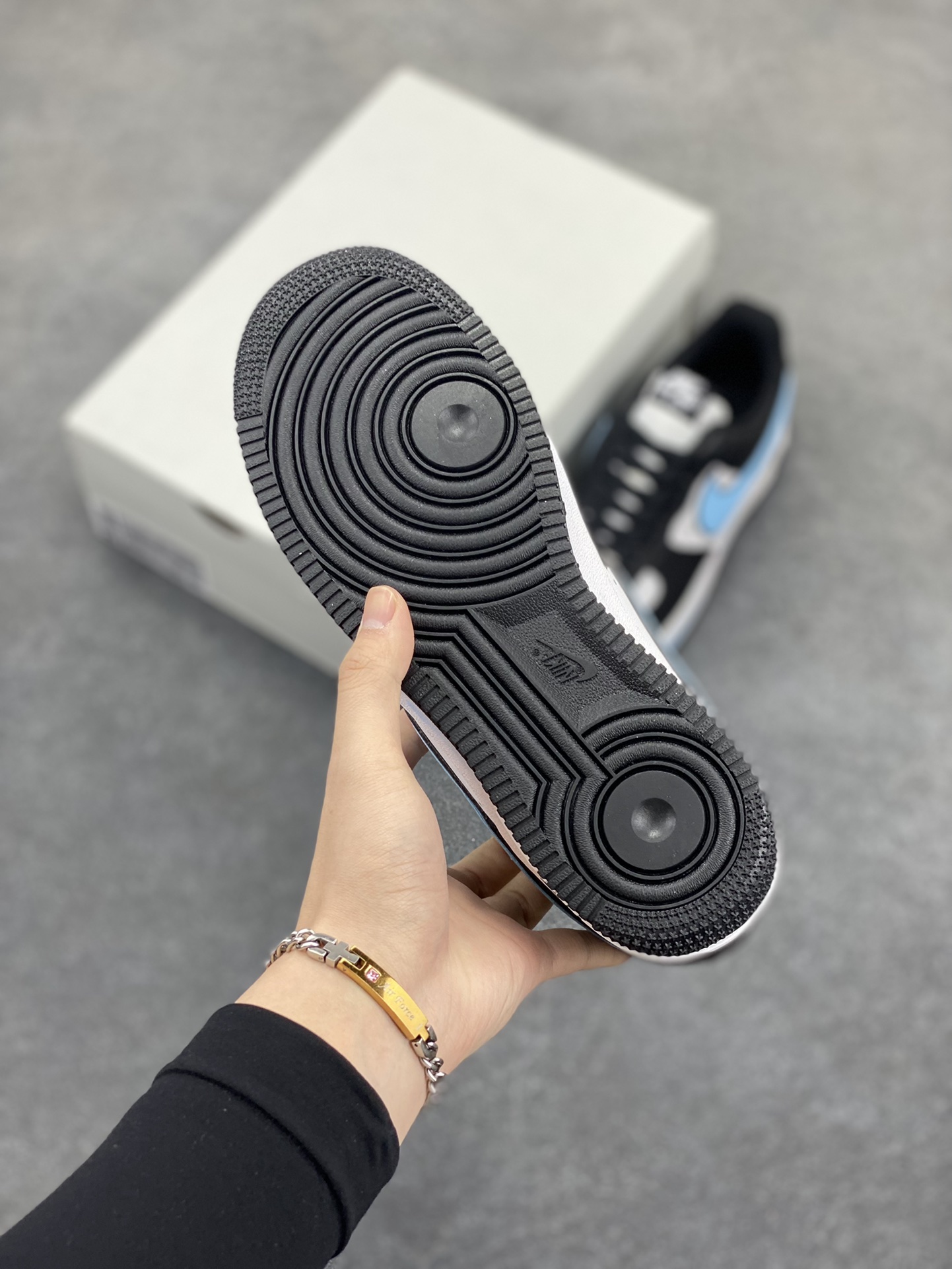 图片[5]-福利特价 黑白蓝JUST印花 DIY Air Force 1 Low 空军一号低帮休闲运动板鞋 #原楦头原纸板 打造纯正空军版型 #专注外贸渠道 全掌内置蜂窝气垫 #原盒配件 原厂中底钢印、拉帮完美 货号：DV0788-006 尺码：36 36.5 37.5 38 38.5 39 40 40.5 41 42 42.5 43 44 44.5 45-选品中心