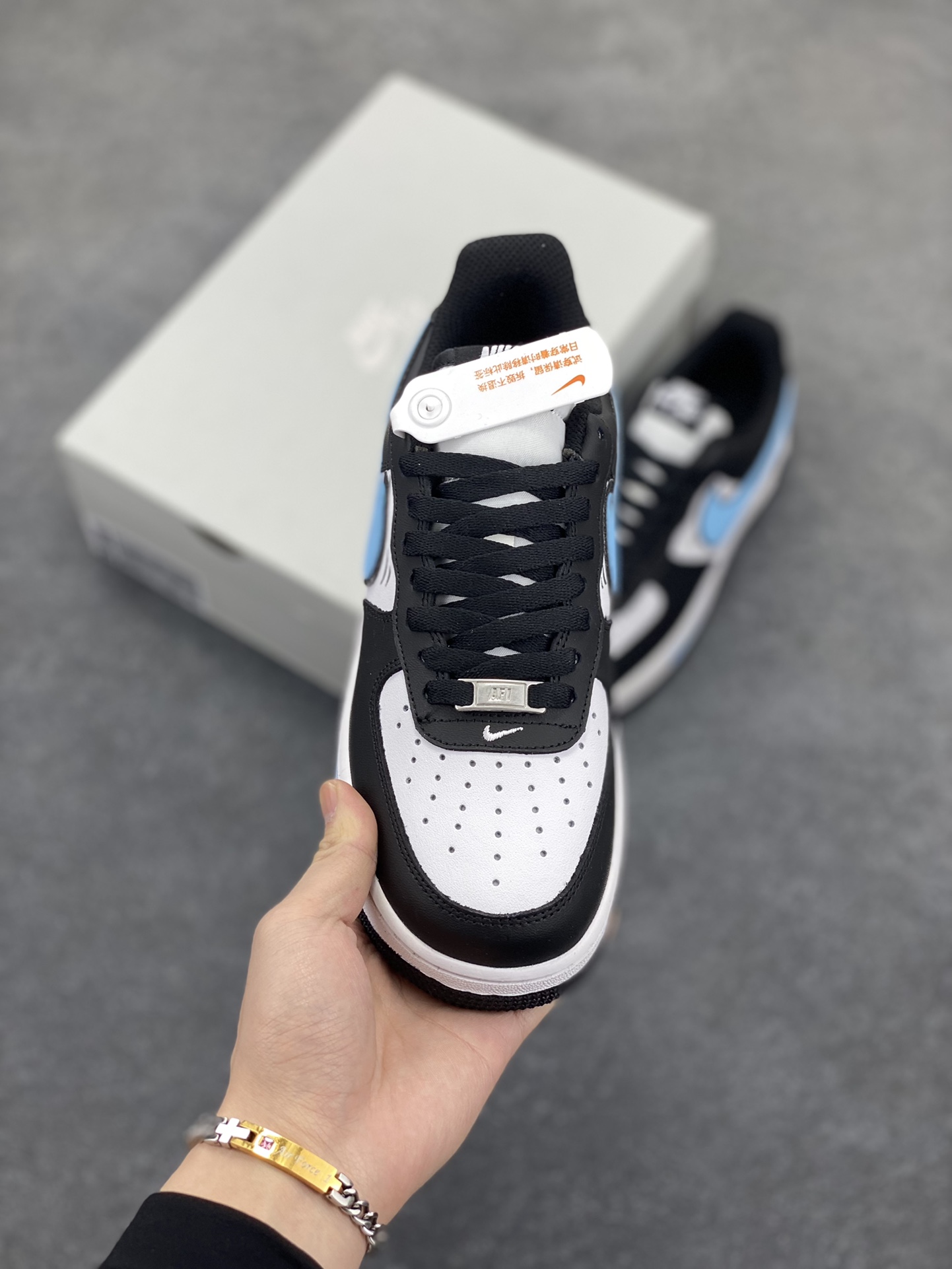 图片[2]-福利特价 黑白蓝JUST印花 DIY Air Force 1 Low 空军一号低帮休闲运动板鞋 #原楦头原纸板 打造纯正空军版型 #专注外贸渠道 全掌内置蜂窝气垫 #原盒配件 原厂中底钢印、拉帮完美 货号：DV0788-006 尺码：36 36.5 37.5 38 38.5 39 40 40.5 41 42 42.5 43 44 44.5 45-选品中心