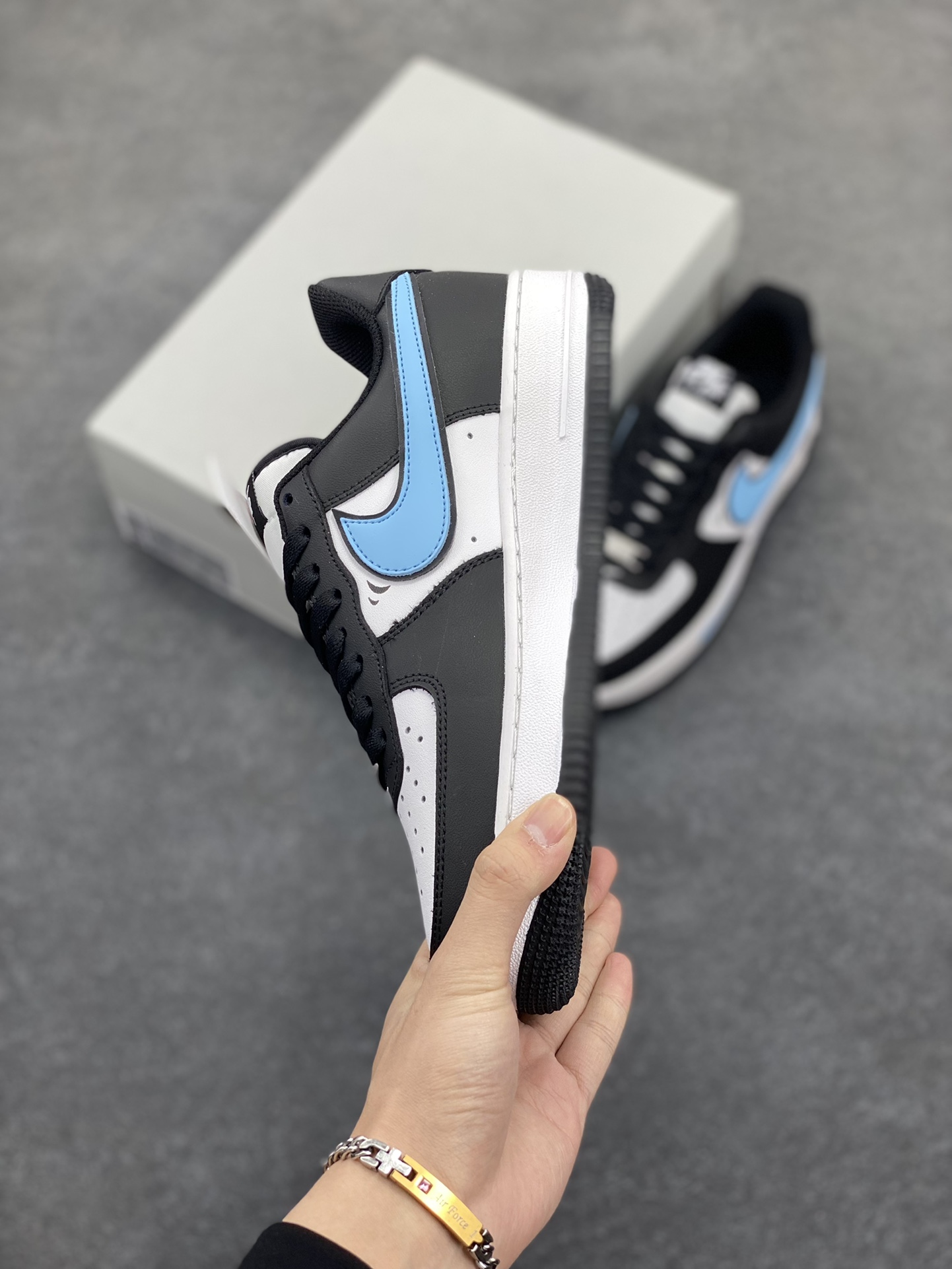 图片[3]-福利特价 黑白蓝JUST印花 DIY Air Force 1 Low 空军一号低帮休闲运动板鞋 #原楦头原纸板 打造纯正空军版型 #专注外贸渠道 全掌内置蜂窝气垫 #原盒配件 原厂中底钢印、拉帮完美 货号：DV0788-006 尺码：36 36.5 37.5 38 38.5 39 40 40.5 41 42 42.5 43 44 44.5 45-选品中心