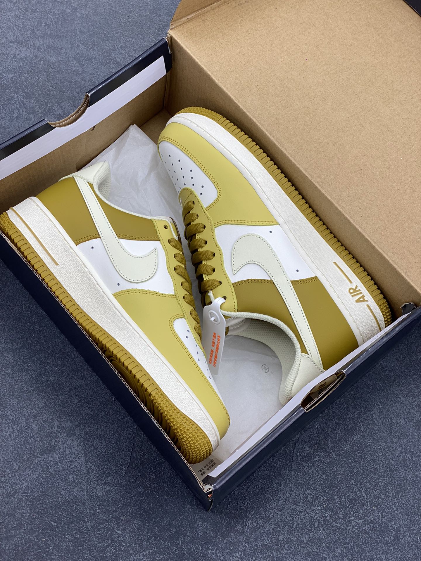 图片[9]-福利特价 Nike Air Force 1 Low 米黄 空军一号低帮休闲运动板鞋 原楦头原纸板 打造纯正空军版型 专注外贸渠道 全掌内置蜂窝气垫 原盒配件 原厂中底钢印、拉帮完美 货号：FZ4034-716 尺码：36 36.5 37.5 38 38.5 39 40 40.5 41 42 42.5 43 44 44.5 45-选品中心