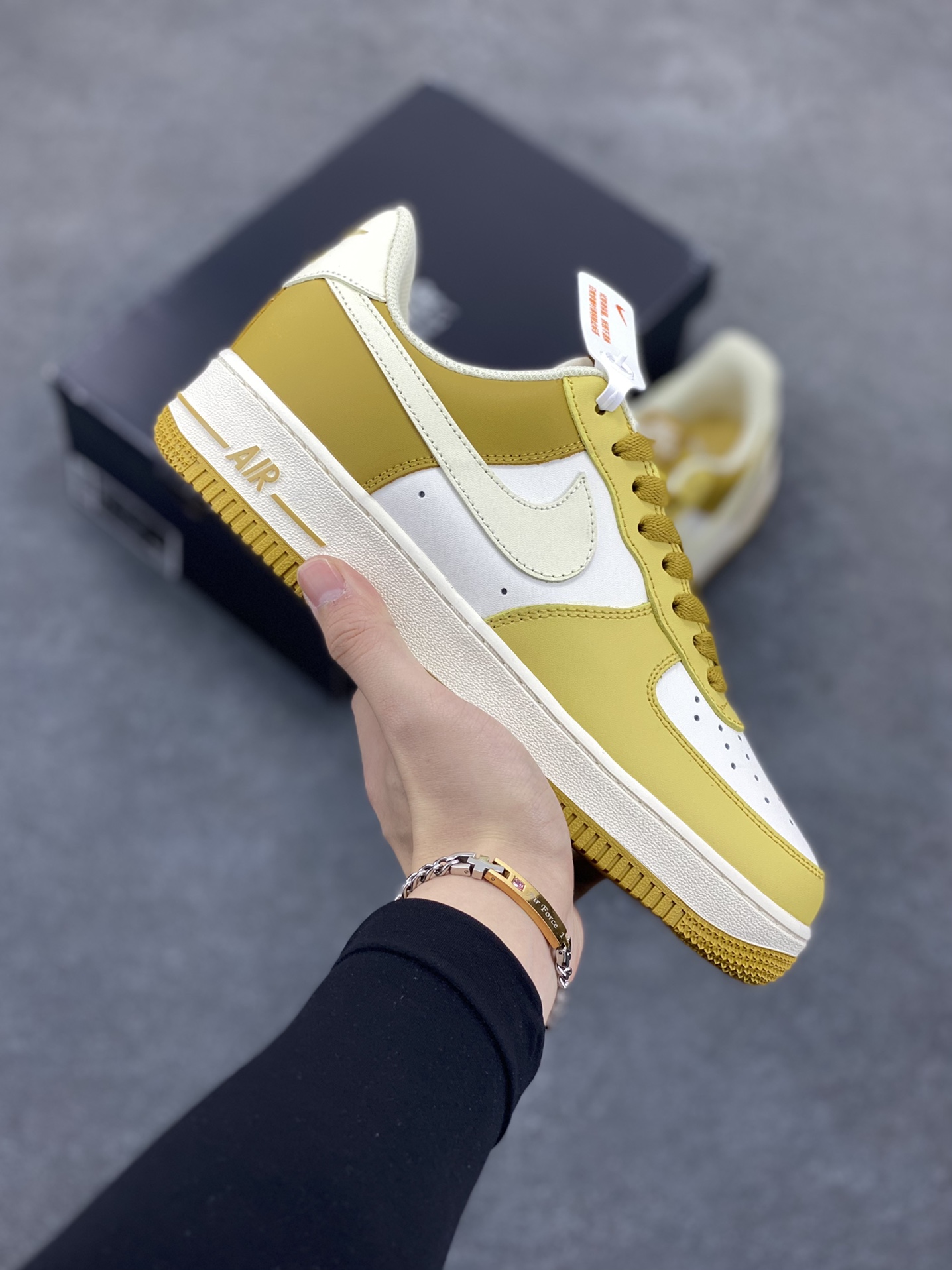 福利特价 Nike Air Force 1 Low 米黄 空军一号低帮休闲运动板鞋 原楦头原纸板 打造纯正空军版型 专注外贸渠道 全掌内置蜂窝气垫 原盒配件 原厂中底钢印、拉帮完美 货号:FZ4034-716 尺码:36 36.5 37.5 38 38.5 39 40 40.5 41 42 42.5 43 44 44.5 45-选品中心