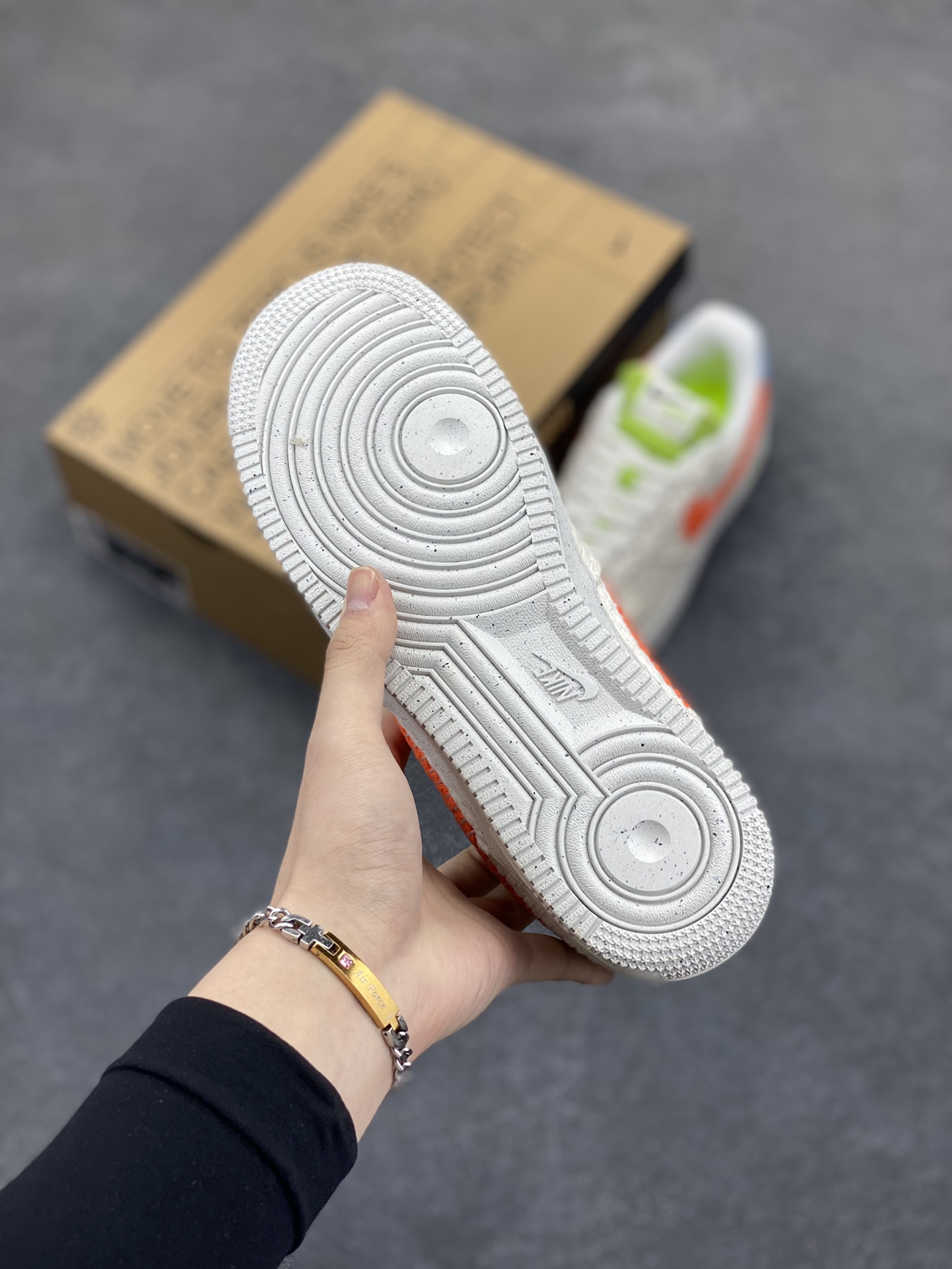 图片[5]-福利特价 NK Air Force 1 Low 编织格子空军一号低帮休闲板鞋 原装级别 原楦头原纸板 打造纯正空军版型#专注外贸渠道 全掌内置蜂窝气垫 #原盒配件 原厂中底钢印、拉帮完美 货号：DV2112-001 尺码：36 36.5 37.5 38 38.5 39 40 40.5 41 42 42.5 43 44 44.5 45-选品中心