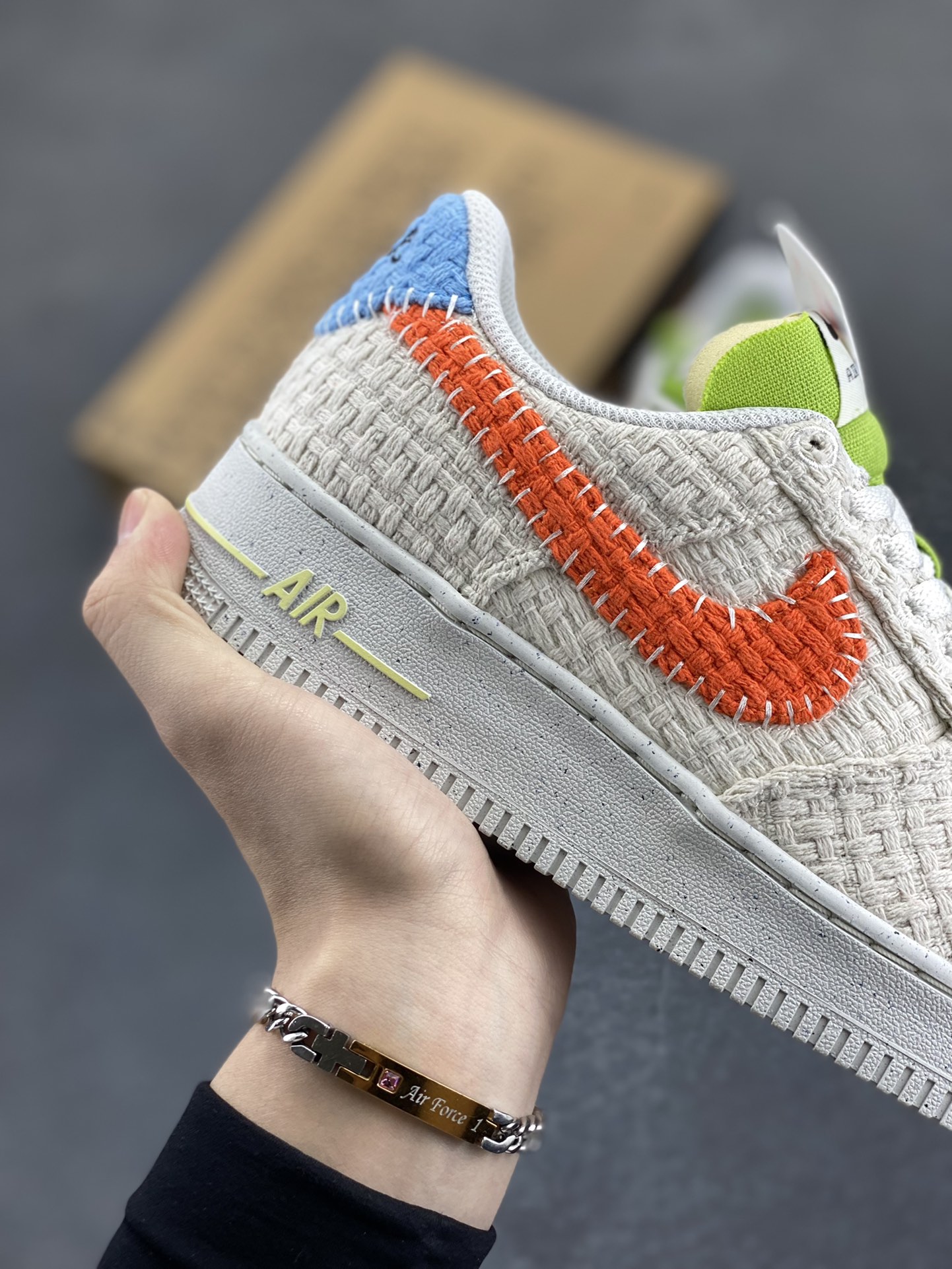 图片[6]-福利特价 NK Air Force 1 Low 编织格子空军一号低帮休闲板鞋 原装级别 原楦头原纸板 打造纯正空军版型#专注外贸渠道 全掌内置蜂窝气垫 #原盒配件 原厂中底钢印、拉帮完美 货号：DV2112-001 尺码：36 36.5 37.5 38 38.5 39 40 40.5 41 42 42.5 43 44 44.5 45-选品中心