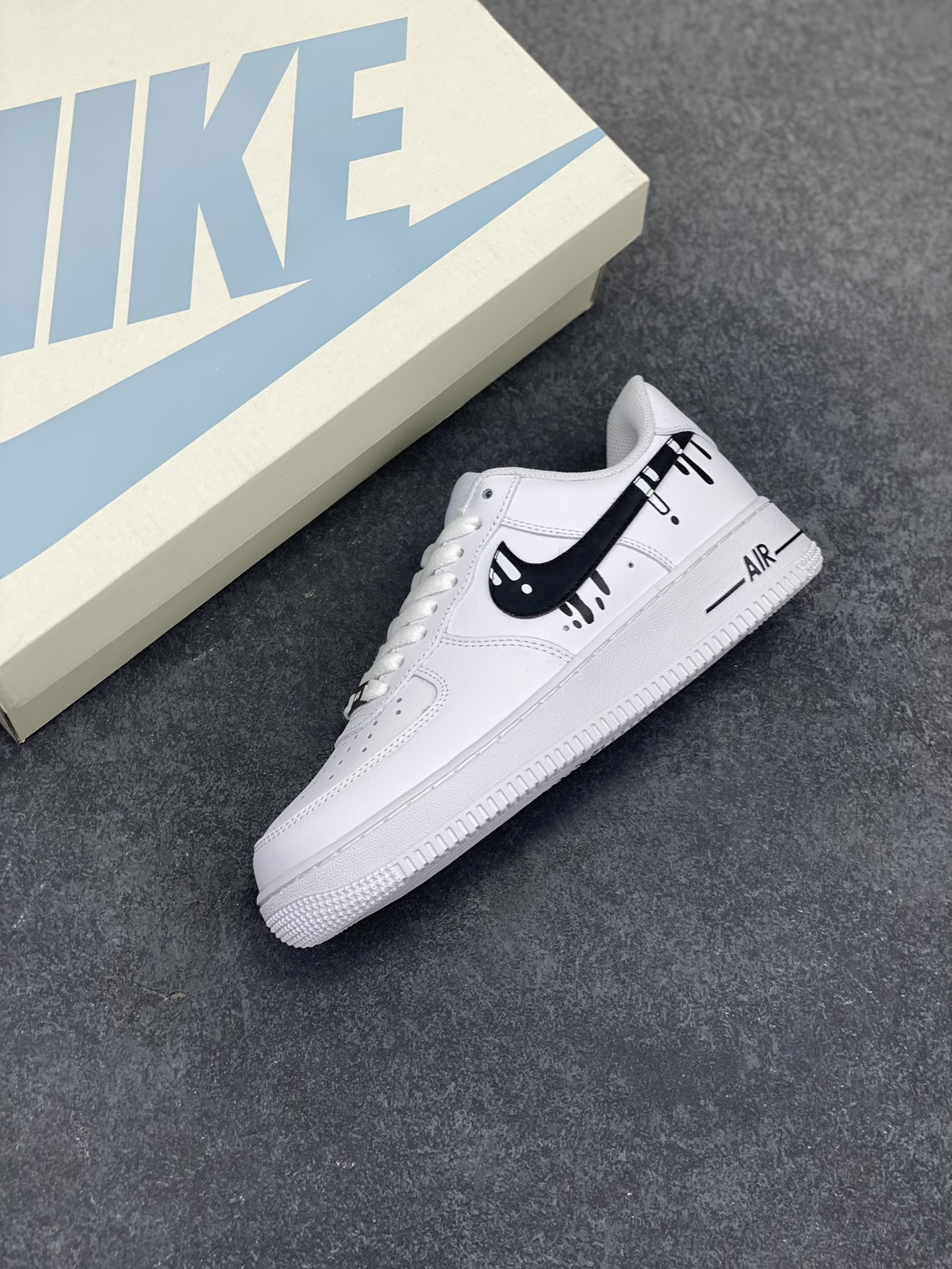 图片[7]-福利特价 Nike Air Force 1 \’07 Low 空军一号低帮运动板鞋 白黑冰淇淋 原楦头原纸板 清洁度完美 全掌内置蜂窝气垫 中底钢印、拉帮完美 货号：CW2288-006 尺码：36 36.5 37.5 38 38.5 39 40 40.5 41 42 42.5 43 44 44.5 45-选品中心