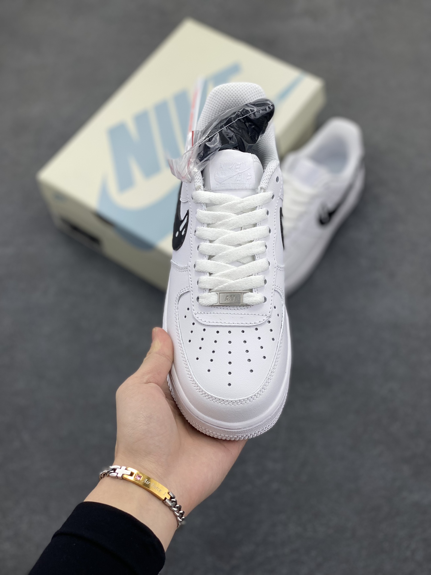 图片[2]-福利特价 Nike Air Force 1 \’07 Low 空军一号低帮运动板鞋 白黑冰淇淋 原楦头原纸板 清洁度完美 全掌内置蜂窝气垫 中底钢印、拉帮完美 货号：CW2288-006 尺码：36 36.5 37.5 38 38.5 39 40 40.5 41 42 42.5 43 44 44.5 45-选品中心