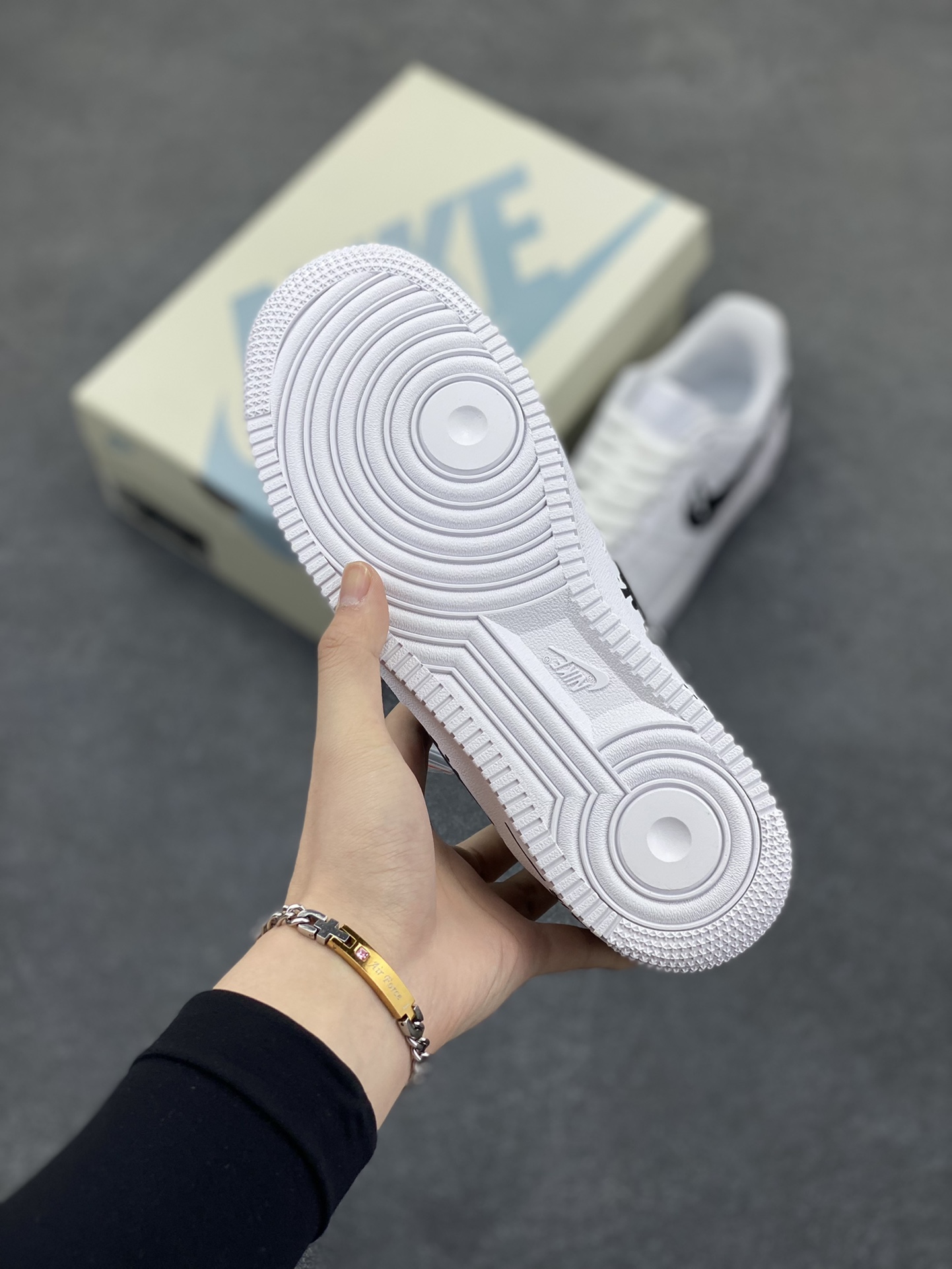 图片[5]-福利特价 Nike Air Force 1 \’07 Low 空军一号低帮运动板鞋 白黑冰淇淋 原楦头原纸板 清洁度完美 全掌内置蜂窝气垫 中底钢印、拉帮完美 货号：CW2288-006 尺码：36 36.5 37.5 38 38.5 39 40 40.5 41 42 42.5 43 44 44.5 45-选品中心