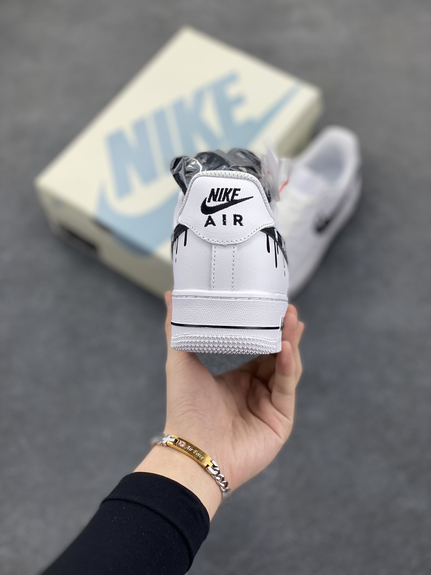 图片[4]-福利特价 Nike Air Force 1 \’07 Low 空军一号低帮运动板鞋 白黑冰淇淋 原楦头原纸板 清洁度完美 全掌内置蜂窝气垫 中底钢印、拉帮完美 货号：CW2288-006 尺码：36 36.5 37.5 38 38.5 39 40 40.5 41 42 42.5 43 44 44.5 45-选品中心