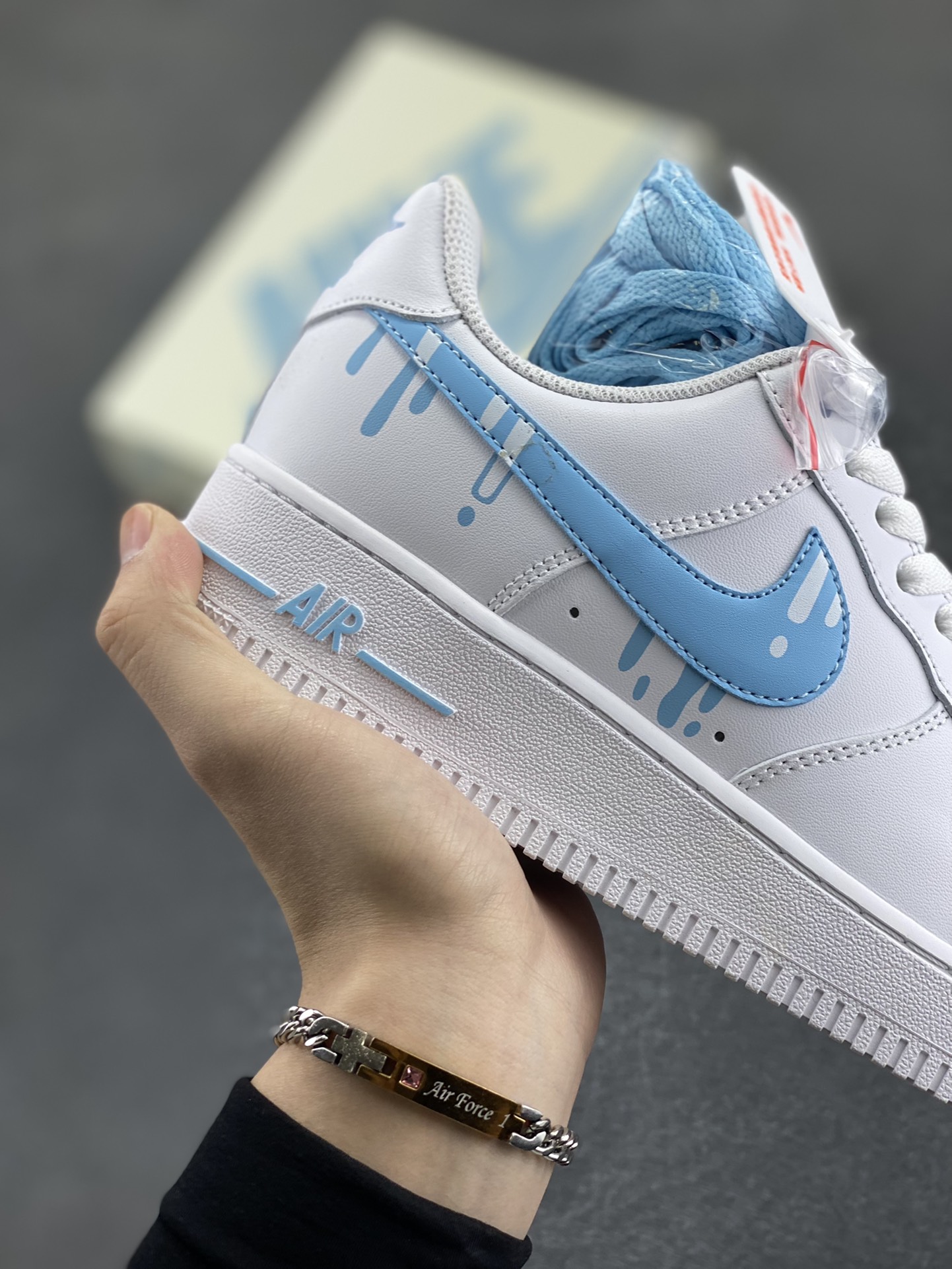 图片[6]-福利特价 Nike Air Force 1 \’07 Low 空军一号低帮运动板鞋 白蓝冰淇淋 原楦头原纸板 清洁度完美 全掌内置蜂窝气垫 中底钢印、拉帮完美 货号：CW2288-005 尺码：36 36.5 37.5 38 38.5 39 40 40.5 41 42 42.5 43 44 44.5 45-选品中心