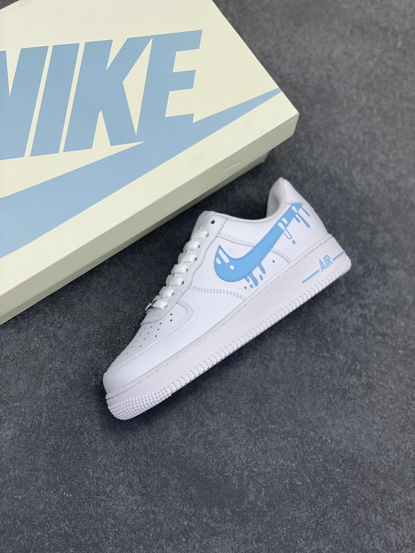 图片[7]-福利特价 Nike Air Force 1 \’07 Low 空军一号低帮运动板鞋 白蓝冰淇淋 原楦头原纸板 清洁度完美 全掌内置蜂窝气垫 中底钢印、拉帮完美 货号：CW2288-005 尺码：36 36.5 37.5 38 38.5 39 40 40.5 41 42 42.5 43 44 44.5 45-选品中心