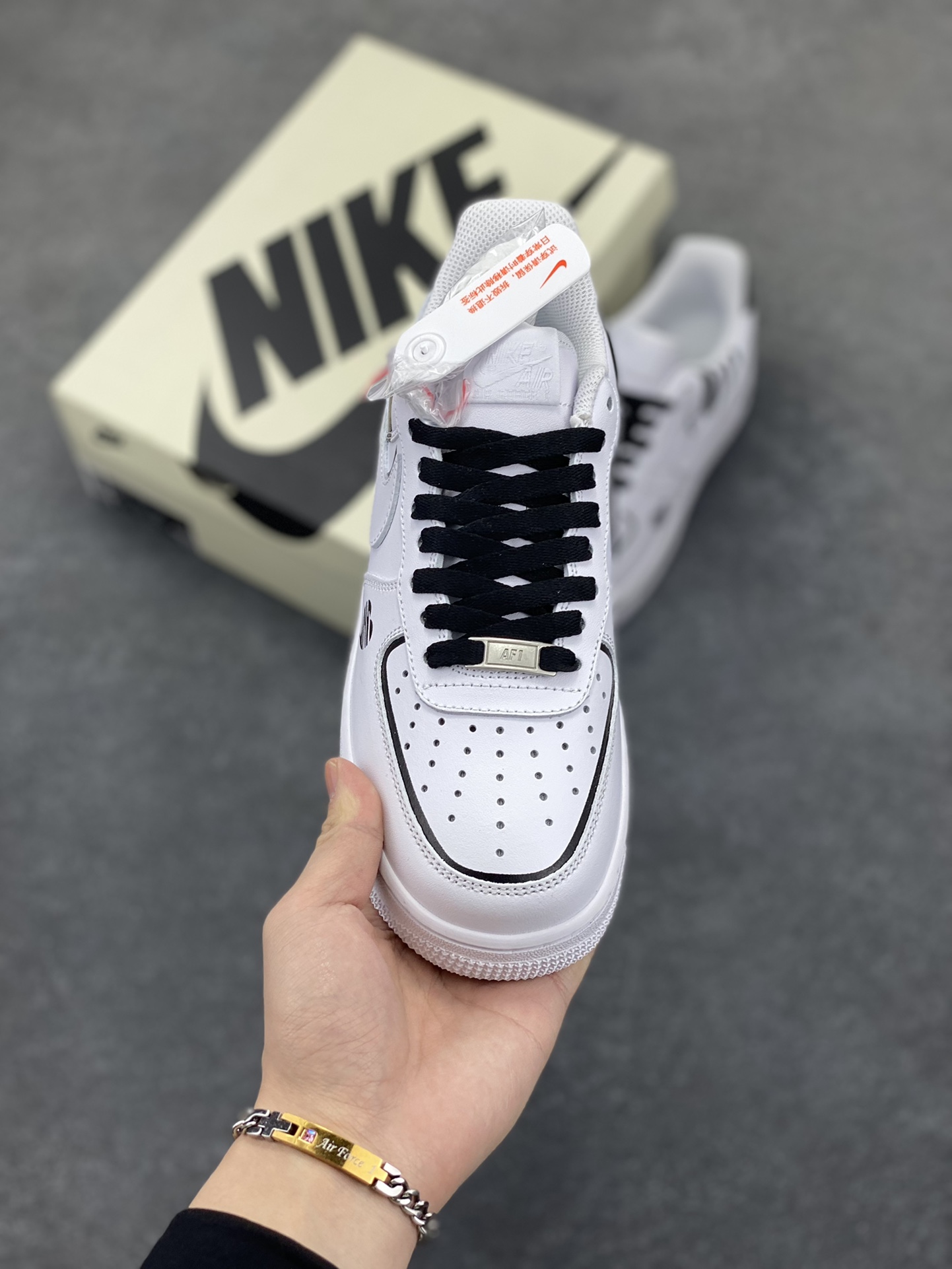 图片[2]-福利特价 Nike Air Force 1 Low 爱心叠勾 原楦头原纸板 打造纯正空军版型 专注外贸渠道 全掌内置蜂窝气垫 原盒配件 原厂中底钢印、拉帮完美 货号：CW2288-022 尺码：36 36.5 37.5 38 38.5 39 40 40.5 41 42 42.5 43 44 44.5 45-选品中心