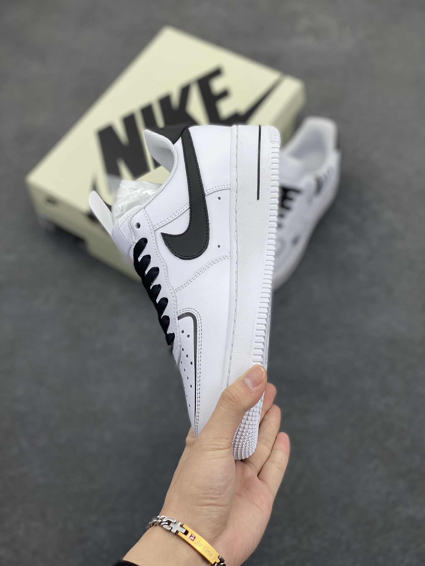 图片[3]-福利特价 Nike Air Force 1 Low 爱心叠勾 原楦头原纸板 打造纯正空军版型 专注外贸渠道 全掌内置蜂窝气垫 原盒配件 原厂中底钢印、拉帮完美 货号：CW2288-022 尺码：36 36.5 37.5 38 38.5 39 40 40.5 41 42 42.5 43 44 44.5 45-选品中心