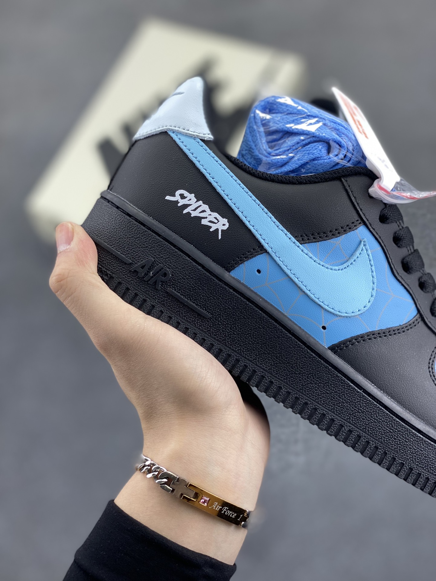 图片[6]-福利特价 Nk Air Force 1\’07 Low 蜘蛛侠蓝黑 空军一号低帮休闲板鞋 原楦头原纸板 打造纯正空军版型#专注外贸渠道 全掌内置蜂窝气垫 #原盒配件 原厂中底钢印、拉帮完美 货号：CW2288-020 尺码：36 36.5 37.5 38 38.5 39 40 40.5 41 42 42.5 43 44 44.5 45-选品中心
