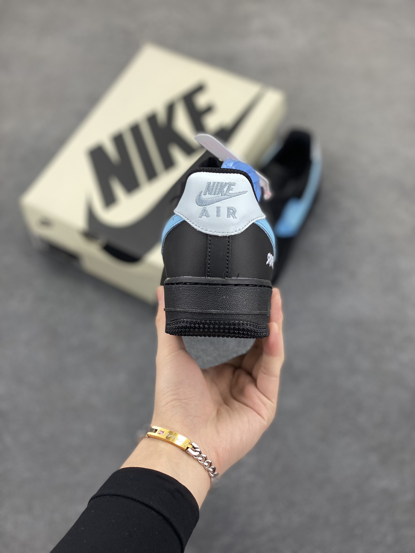 图片[4]-福利特价 Nk Air Force 1\’07 Low 蜘蛛侠蓝黑 空军一号低帮休闲板鞋 原楦头原纸板 打造纯正空军版型#专注外贸渠道 全掌内置蜂窝气垫 #原盒配件 原厂中底钢印、拉帮完美 货号：CW2288-020 尺码：36 36.5 37.5 38 38.5 39 40 40.5 41 42 42.5 43 44 44.5 45-选品中心