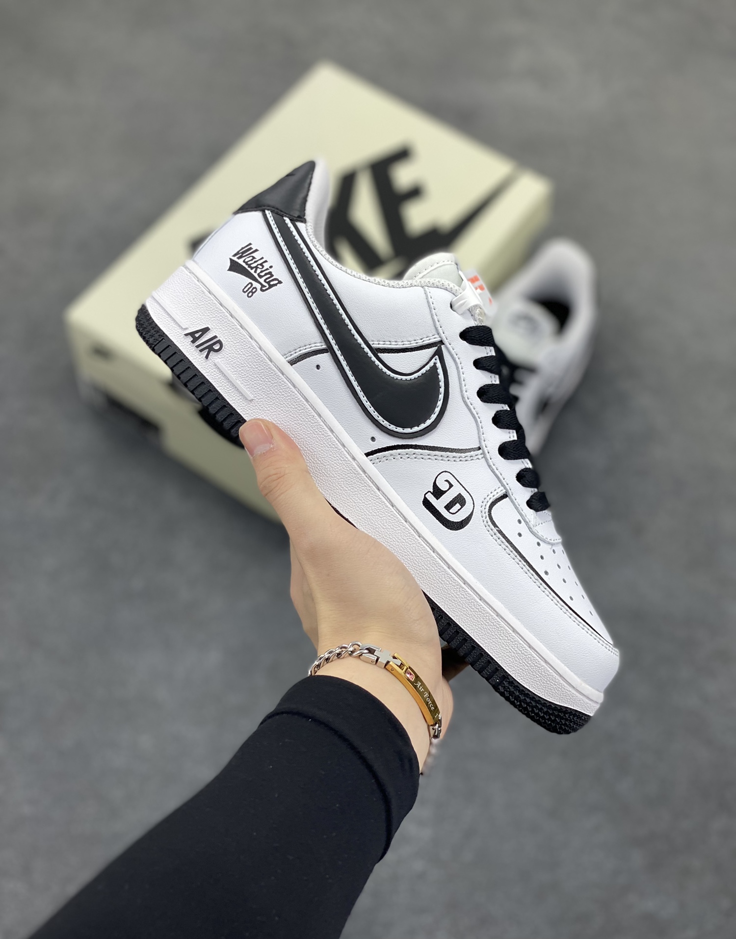 福利特价 Nike Air Force 1 Low 07 美式复古 校园棒球 白黑 原楦头原纸板 打造纯正低帮空军版型 专注外贸渠道 全掌内置蜂窝气垫 原盒配件 原厂中底钢印、拉帮完美 货号：DV0788-113 尺码：36 36.5 37.5 38 38.5 39 40 40.5 41 42 42.5 43 44 44.5 45-选品中心